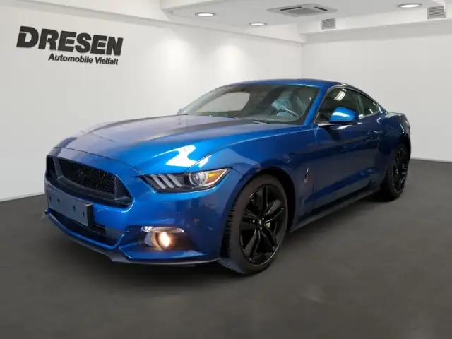 Ford Mustang Fastback+Abstandswarner+Regensensor+Kamera+Navi