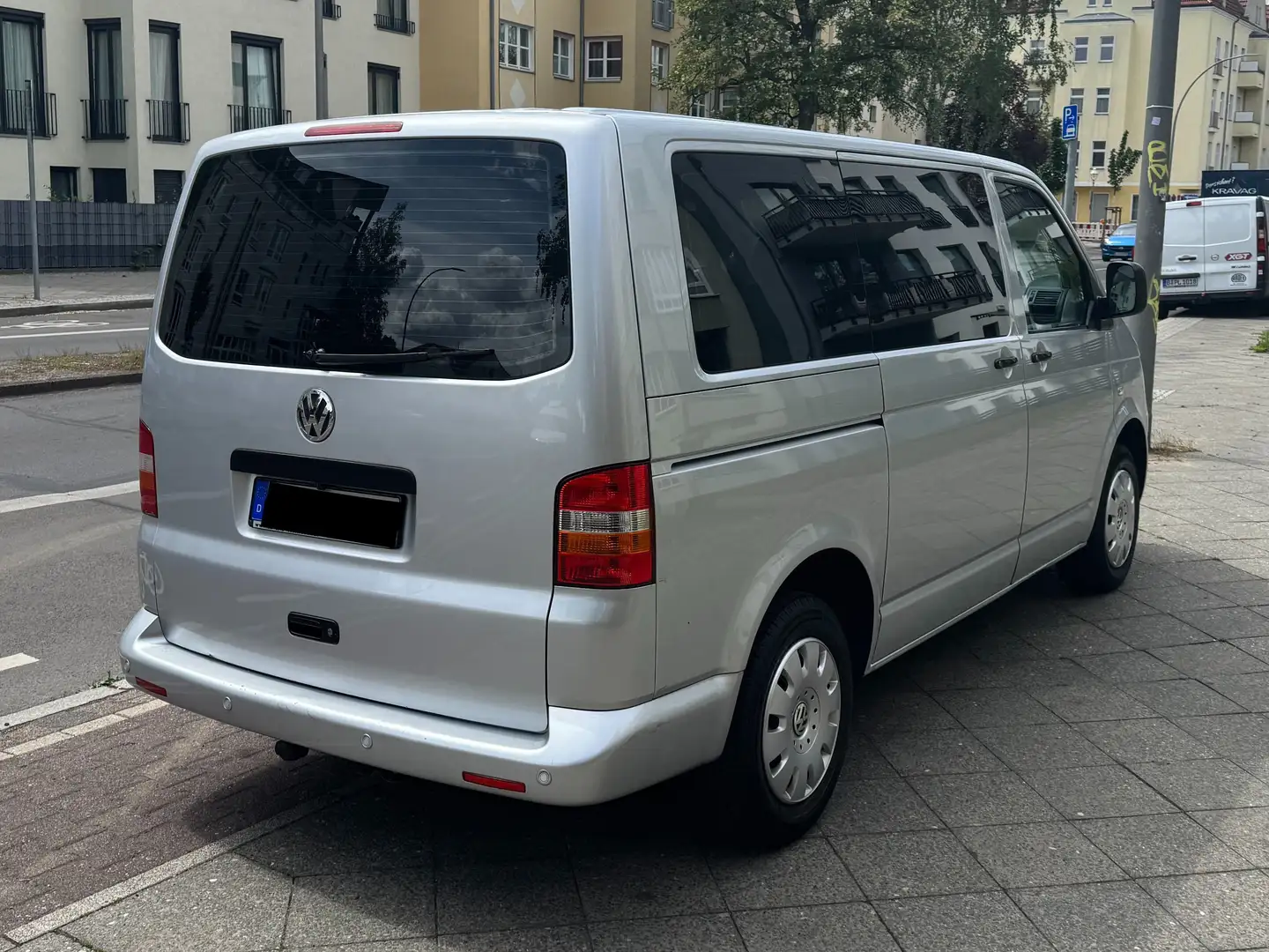 Volkswagen T5 Caravelle 2.5 TDI, Scheckheft, wenige KM, Camper, HU/AU neu Silber - 2