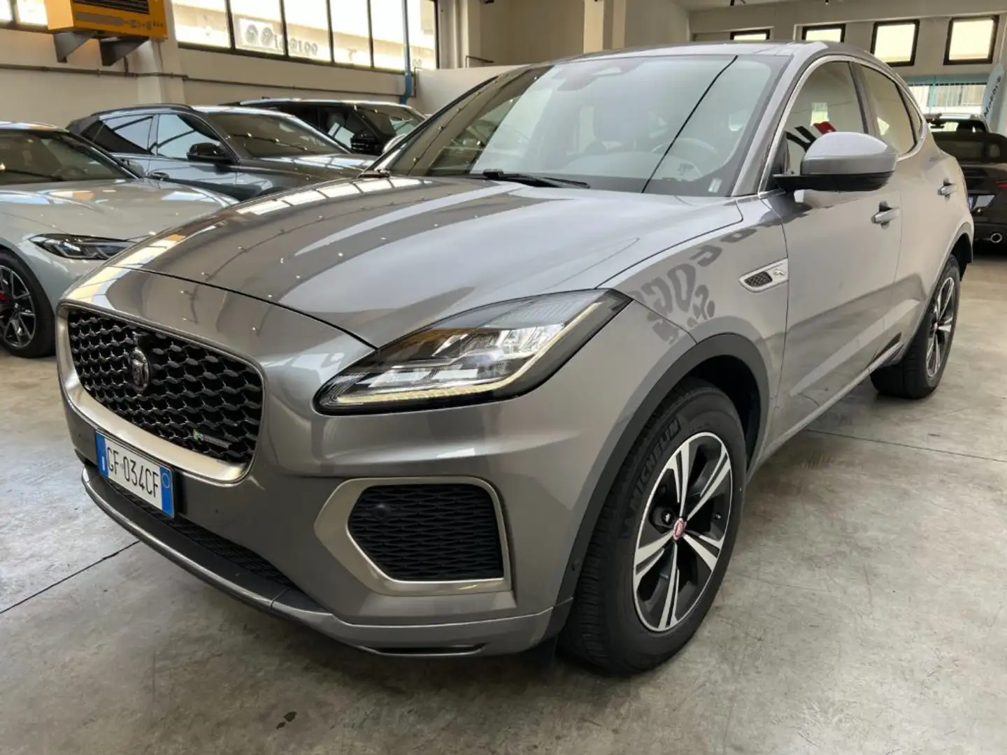 Jaguar E-Pace 1.5 I3 PHEV 300 CV AWD Auto R-Dynamic S Grigio - 2