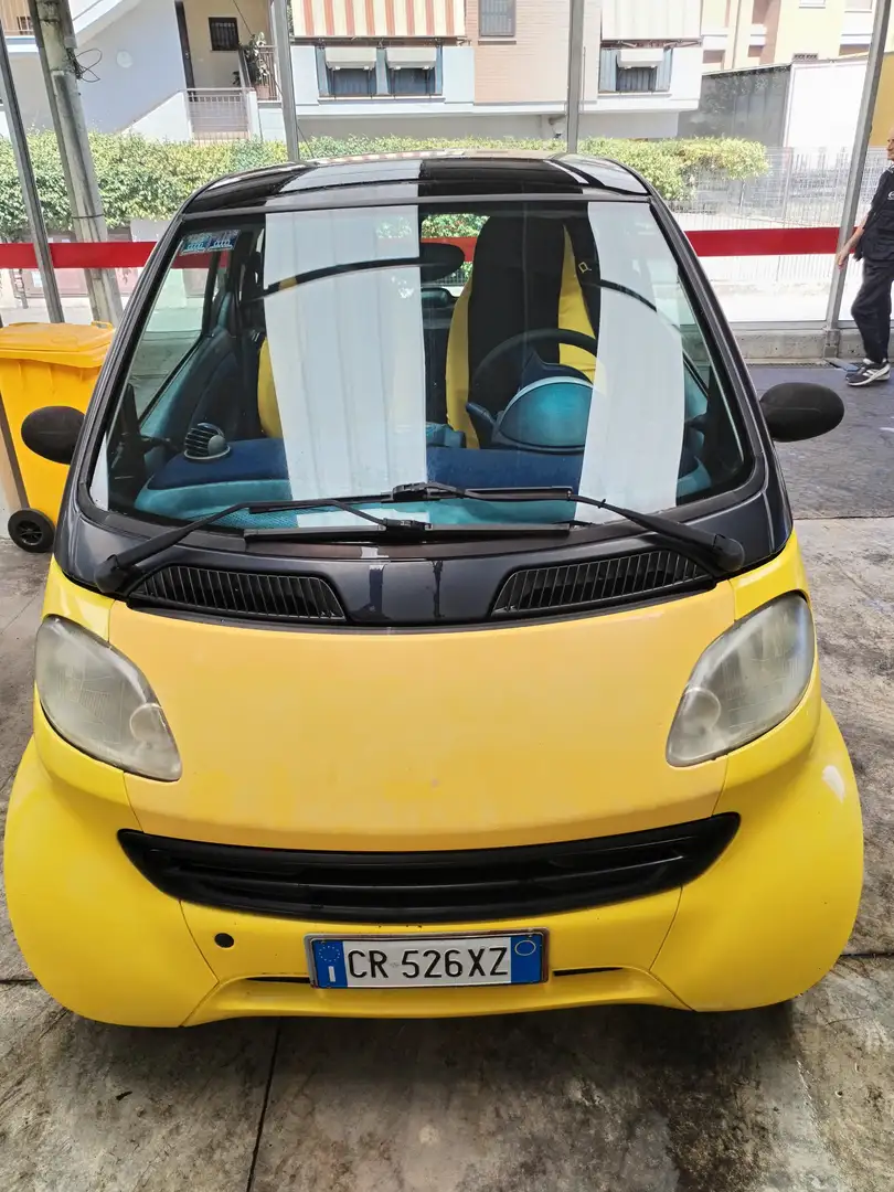smart forTwo Coupe žuta - 1
