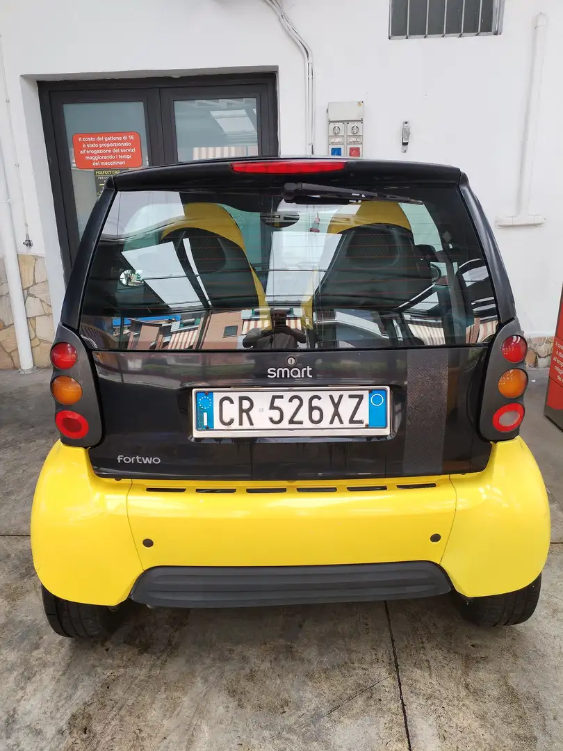smart forTwo Coupe žuta - 2