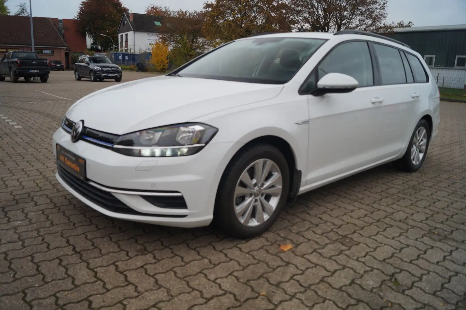 Volkswagen Golf VII TGI Variant Comfortli. R.Kamera PDC AHK Blanc - 1