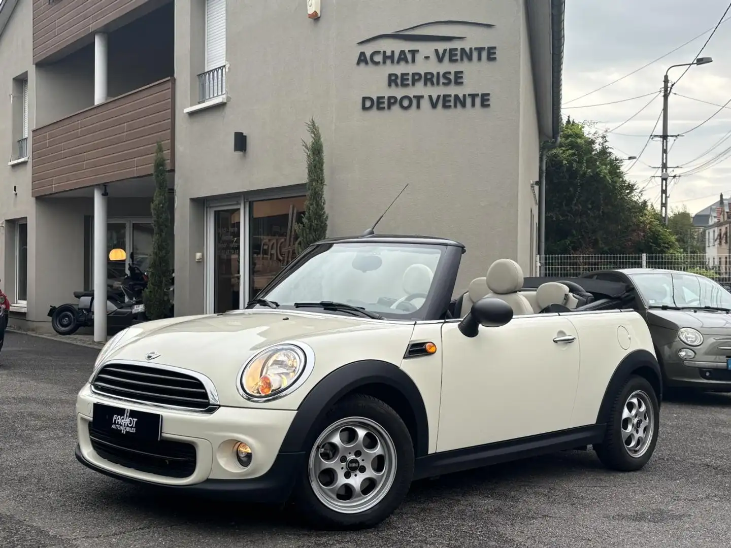 MINI One 1.6i - 98  R57 LCI CABRIOLET One PHASE 2 Weiß - 1