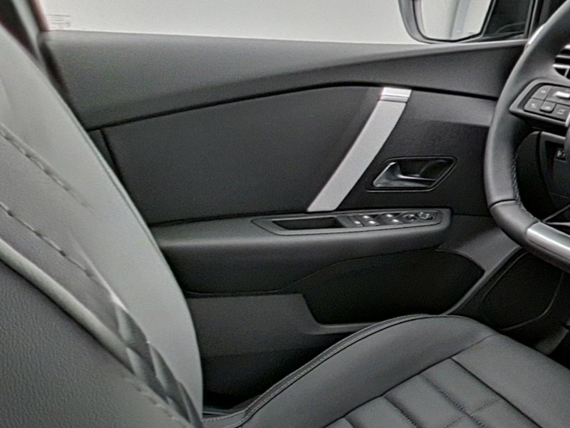Citroen C4 Hybrid 145 Doppelkupplung 6-Gang MAX — photo 15