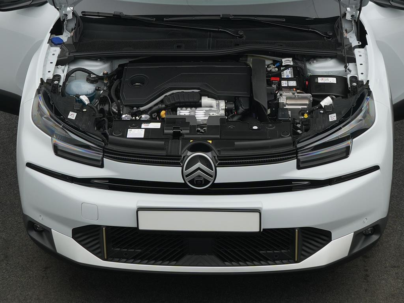 Citroen C4 Hybrid 145 Doppelkupplung 6-Gang MAX — photo 7