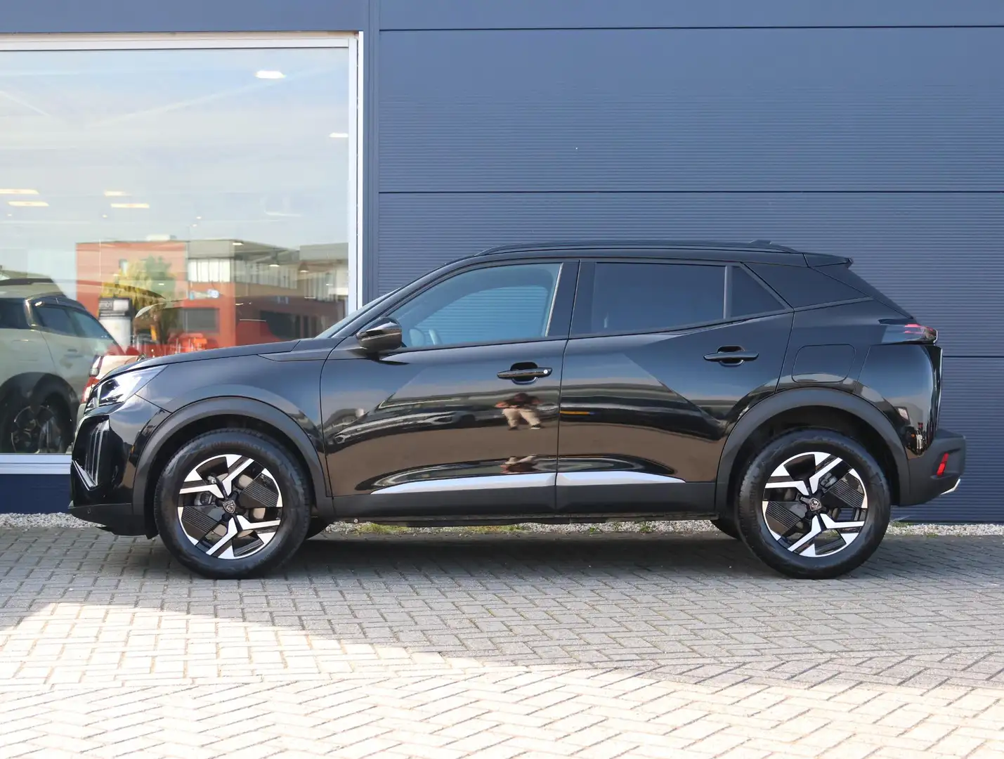 Peugeot 2008 1.2 Hybrid 136 Allure Automaat | Camera | Full-Map Zwart - 2