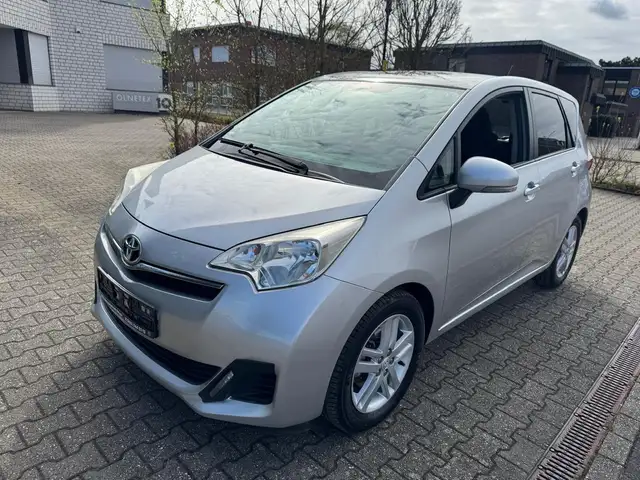 Toyota Verso-S Life