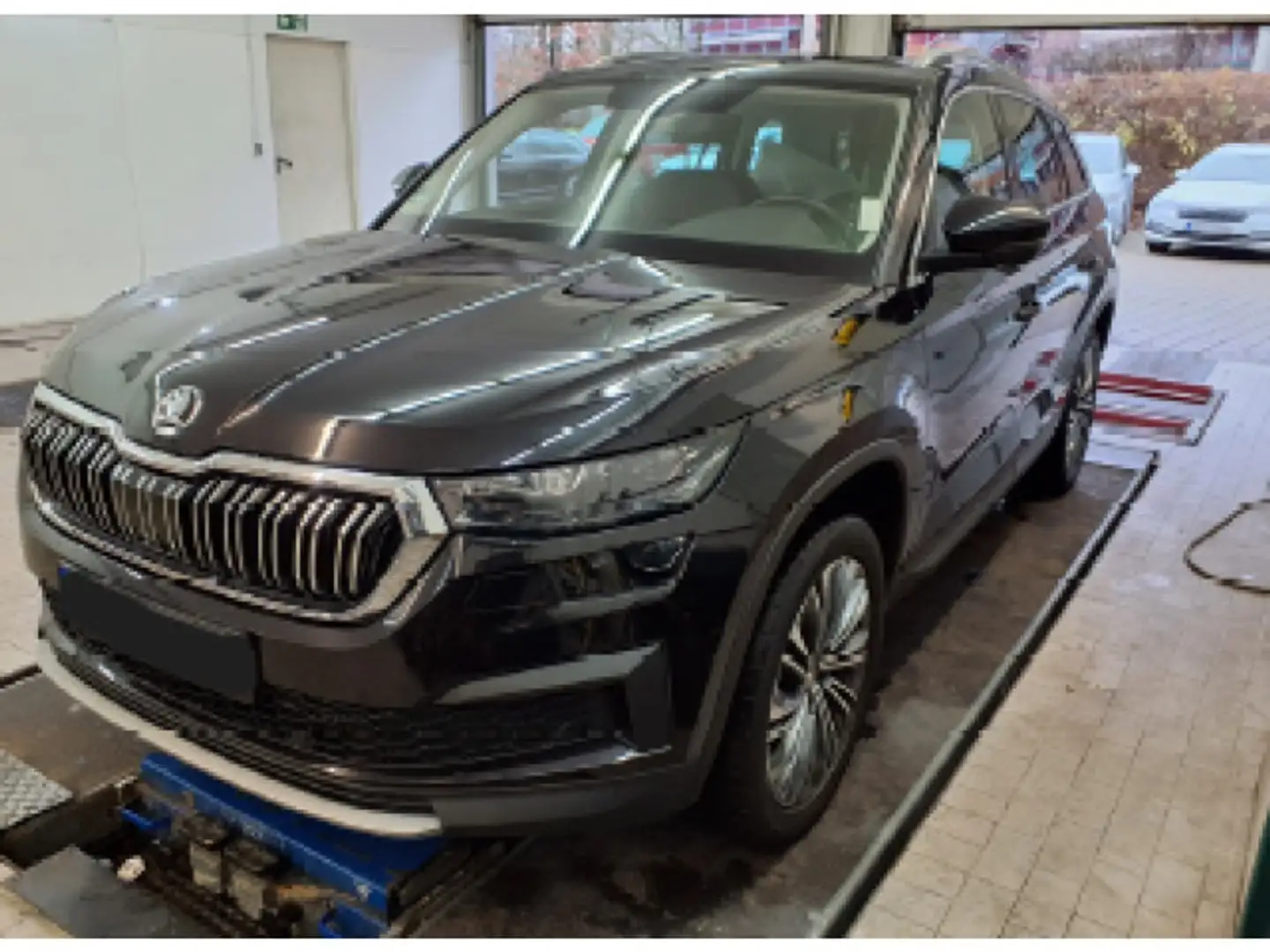 Skoda Kodiaq Style 2.0 TDI DSG 4x4 AHK Kamera Standhzg Schwarz - 2