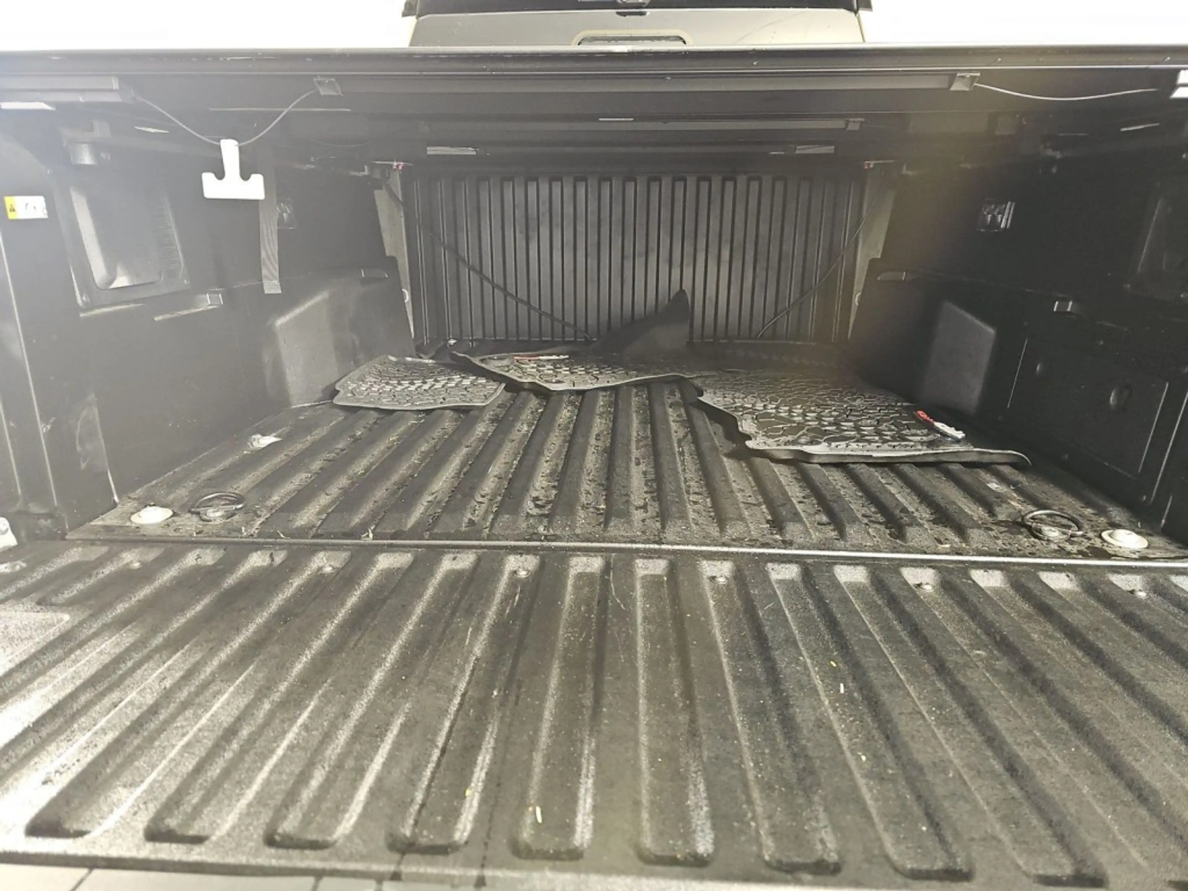 Toyota Tacoma TRD Pro Hybrid 4x4 — photo 9