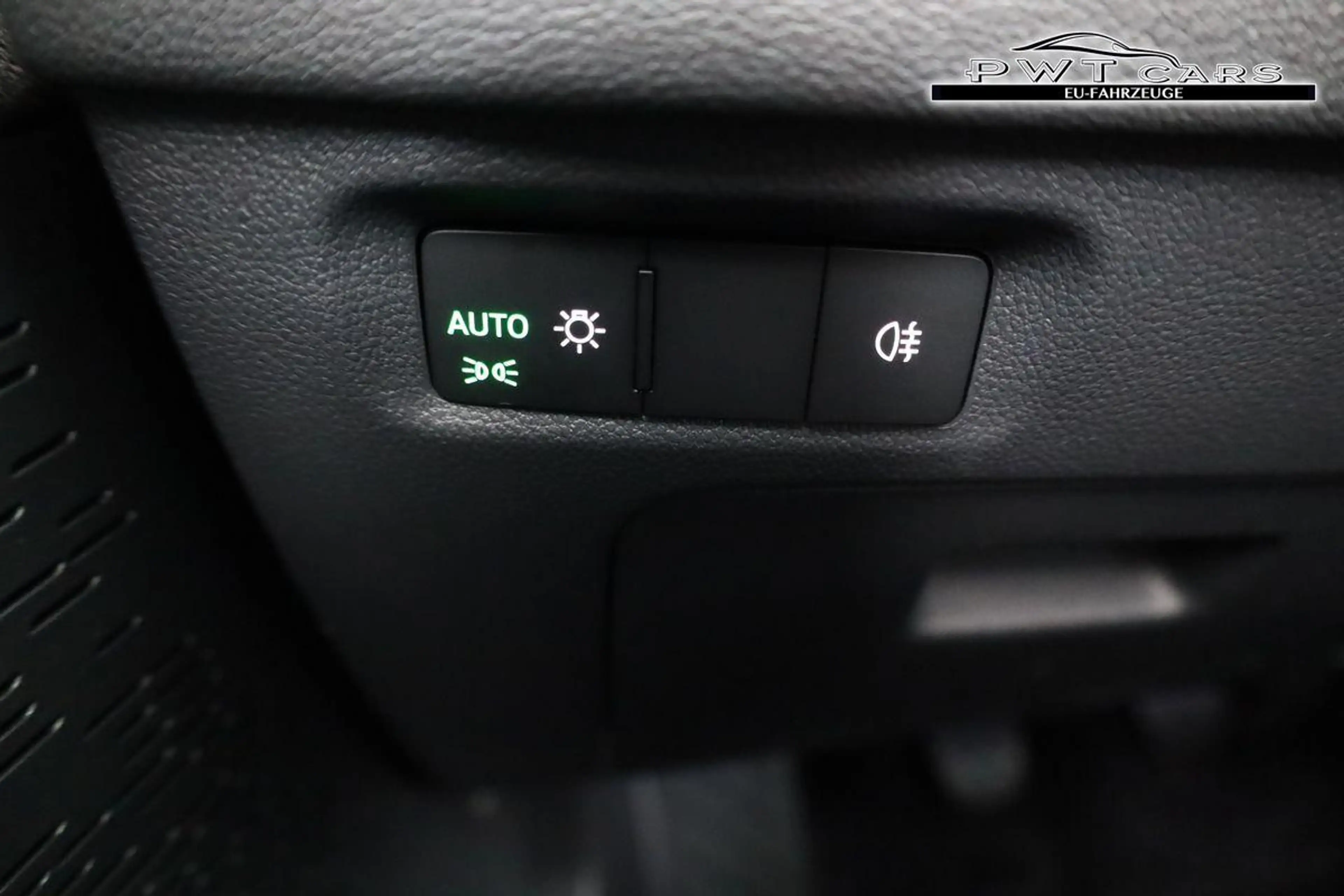 Skoda Octavia Combi 1.5 TSI 110 kW Selection Selection, AHK, ... — photo 8