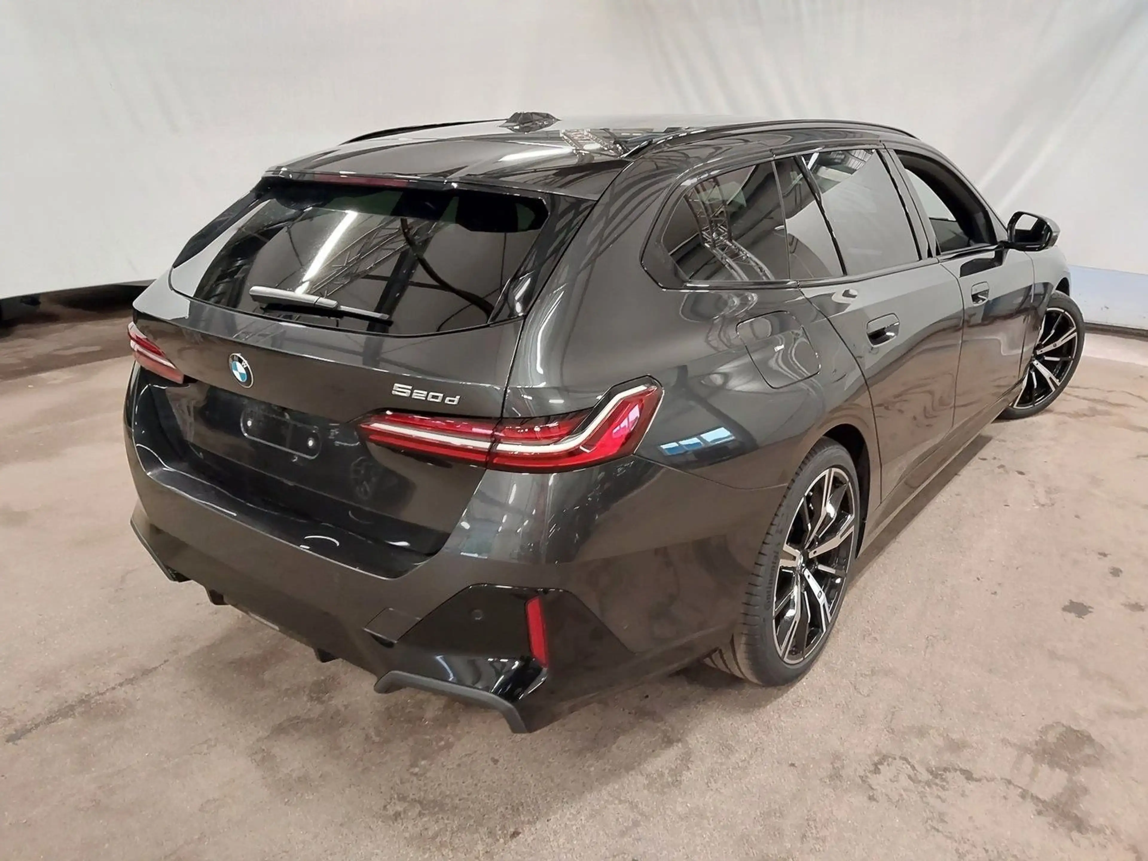 BMW 520 d*M SPORT*AHK*ACC*HUD*360°* — photo 2