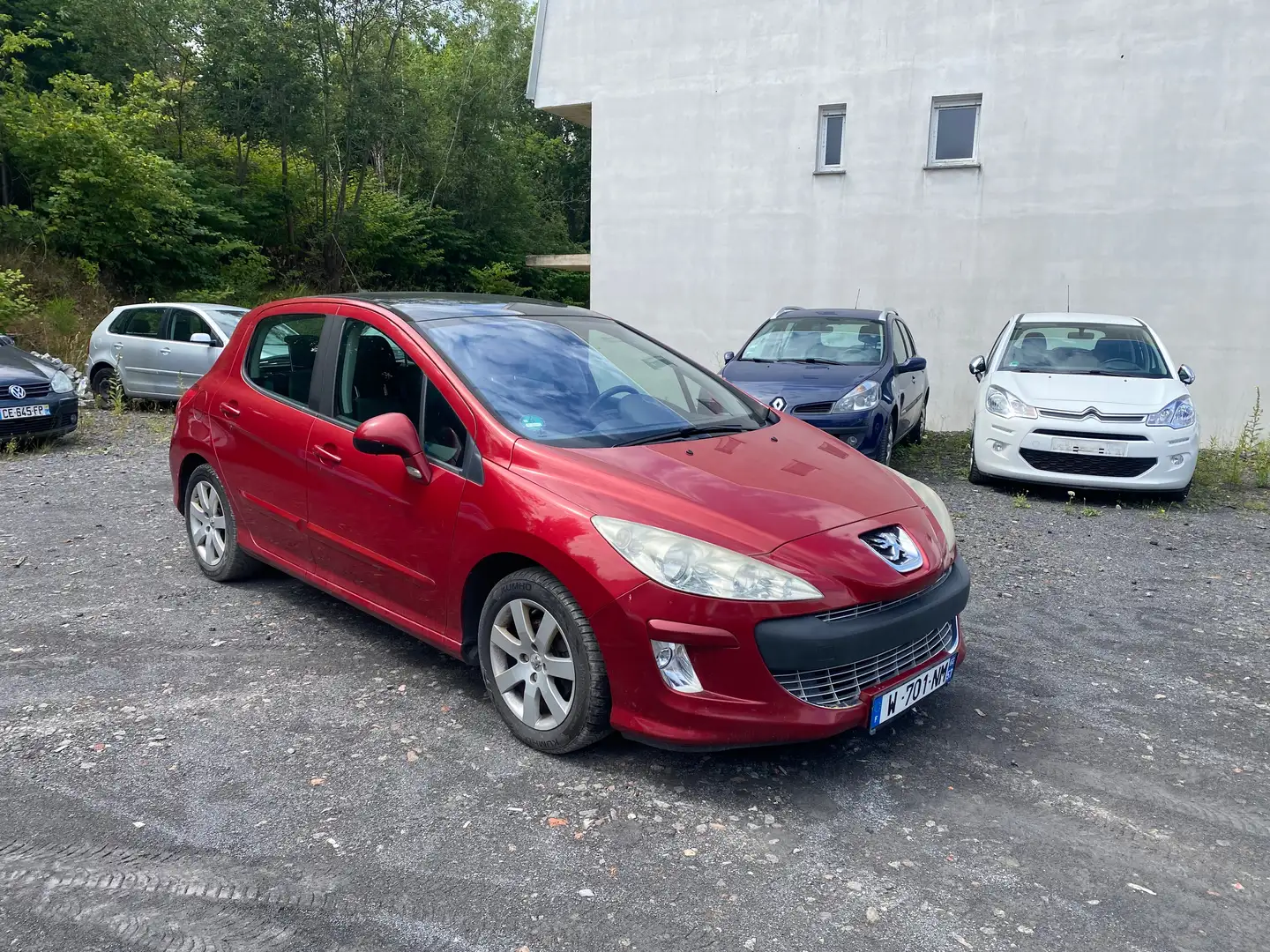 Peugeot 308 308 1.6  Essence Clim Toit panoramique Rouge - 2