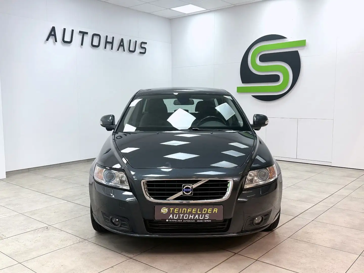 Volvo V50 D5 Momentum / SHZ / NAVI / AHK Grau - 2