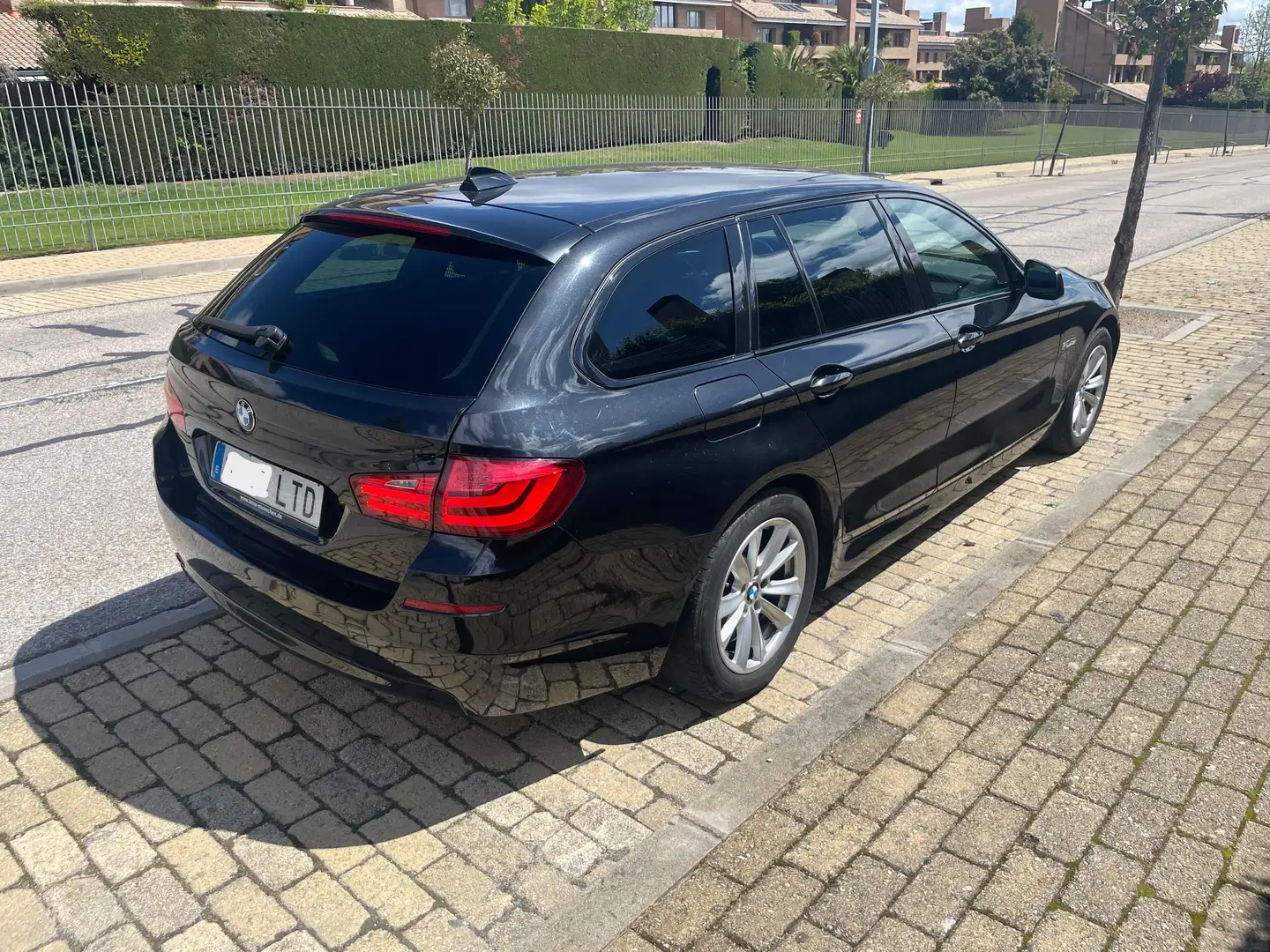 BMW 525 525d Touring Negro - 1