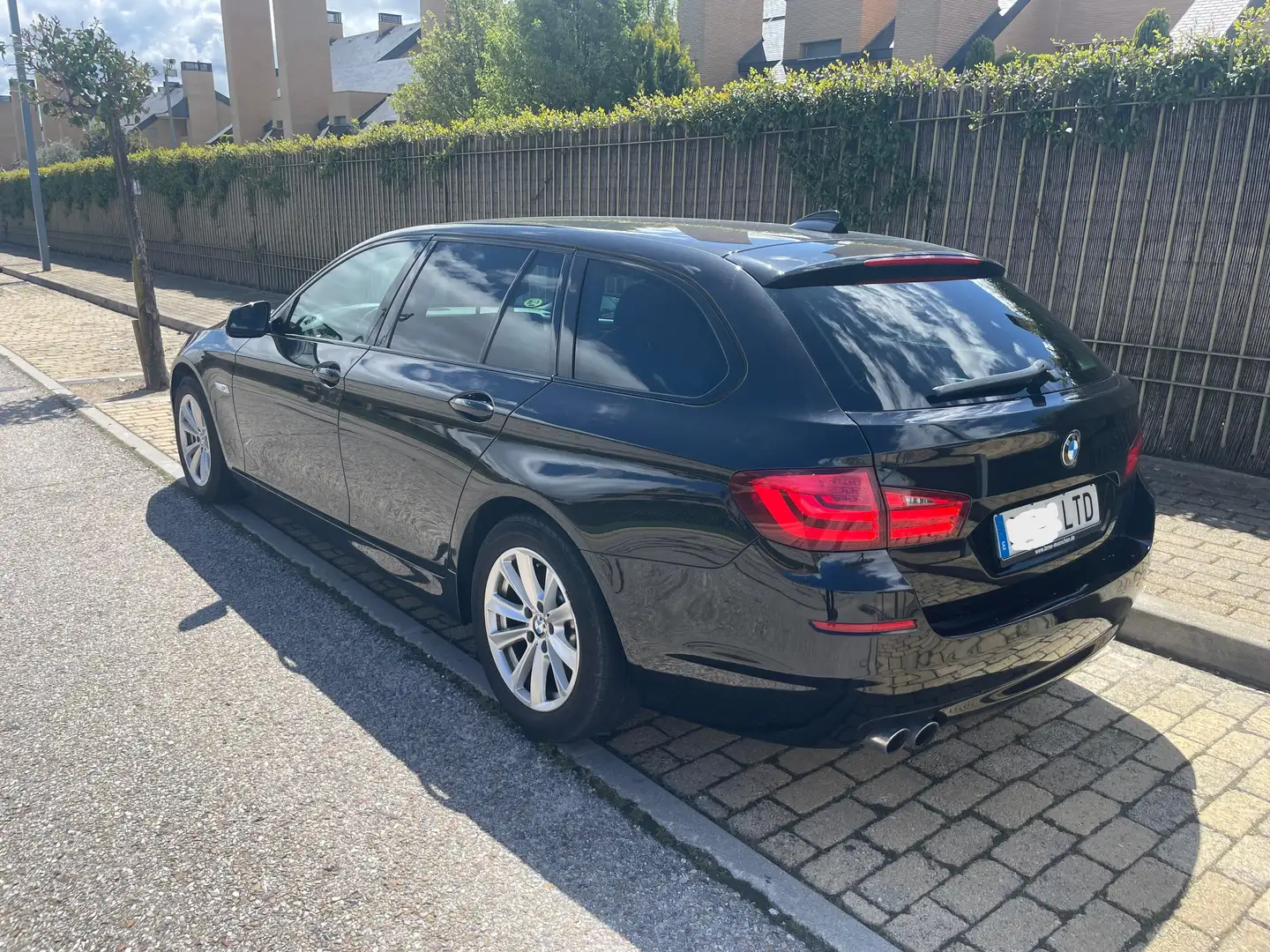 BMW 525 525d Touring Negro - 2