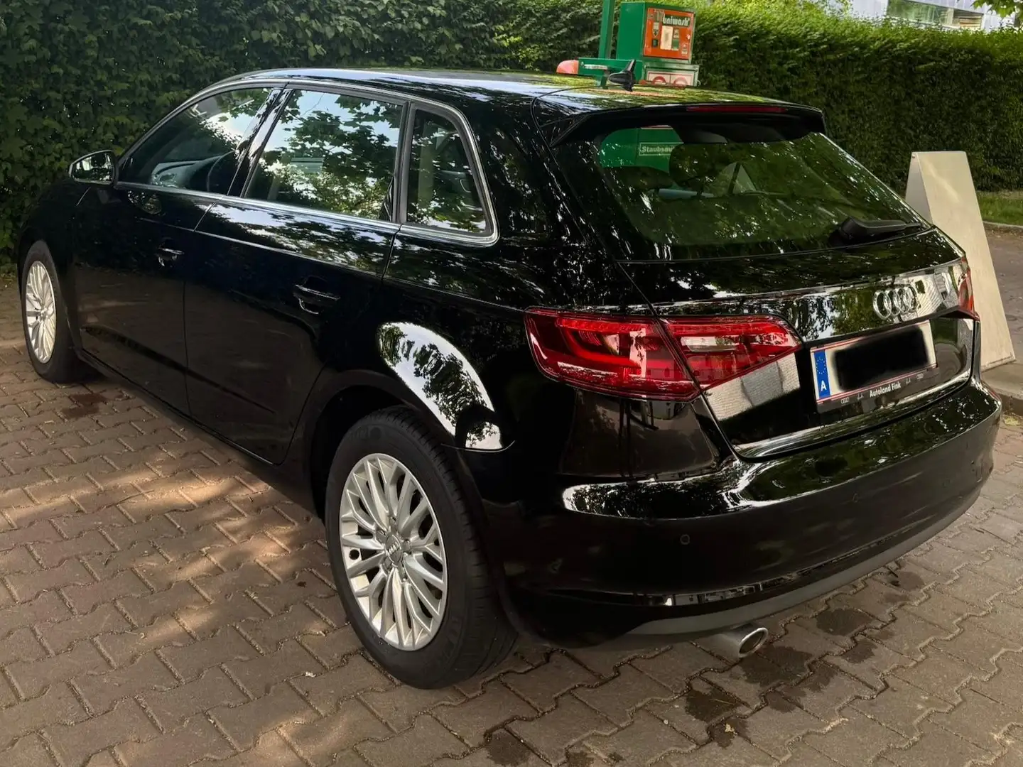 Audi A3 A3 SB Ambition 1,6 TDI Ambition Schwarz - 1