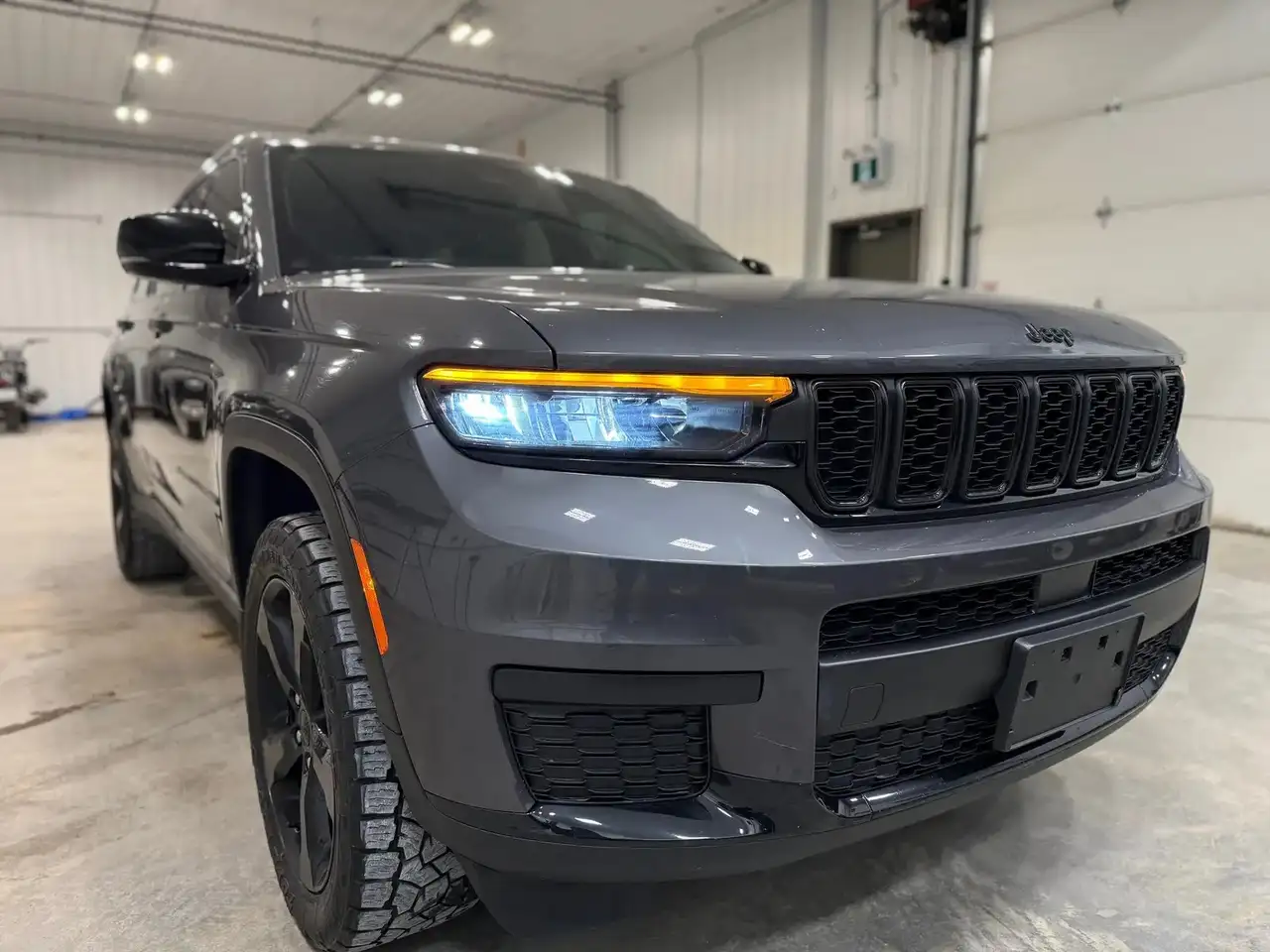 Jeep Grand Cherokee снимка Jeep Grand Cherokee