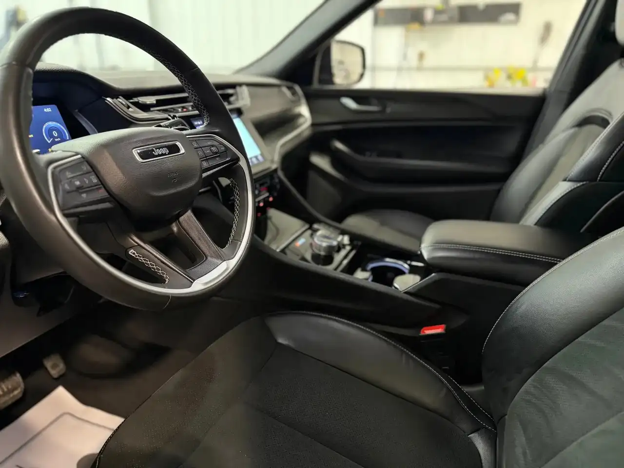 Jeep Grand Cherokee снимка Jeep Grand Cherokee