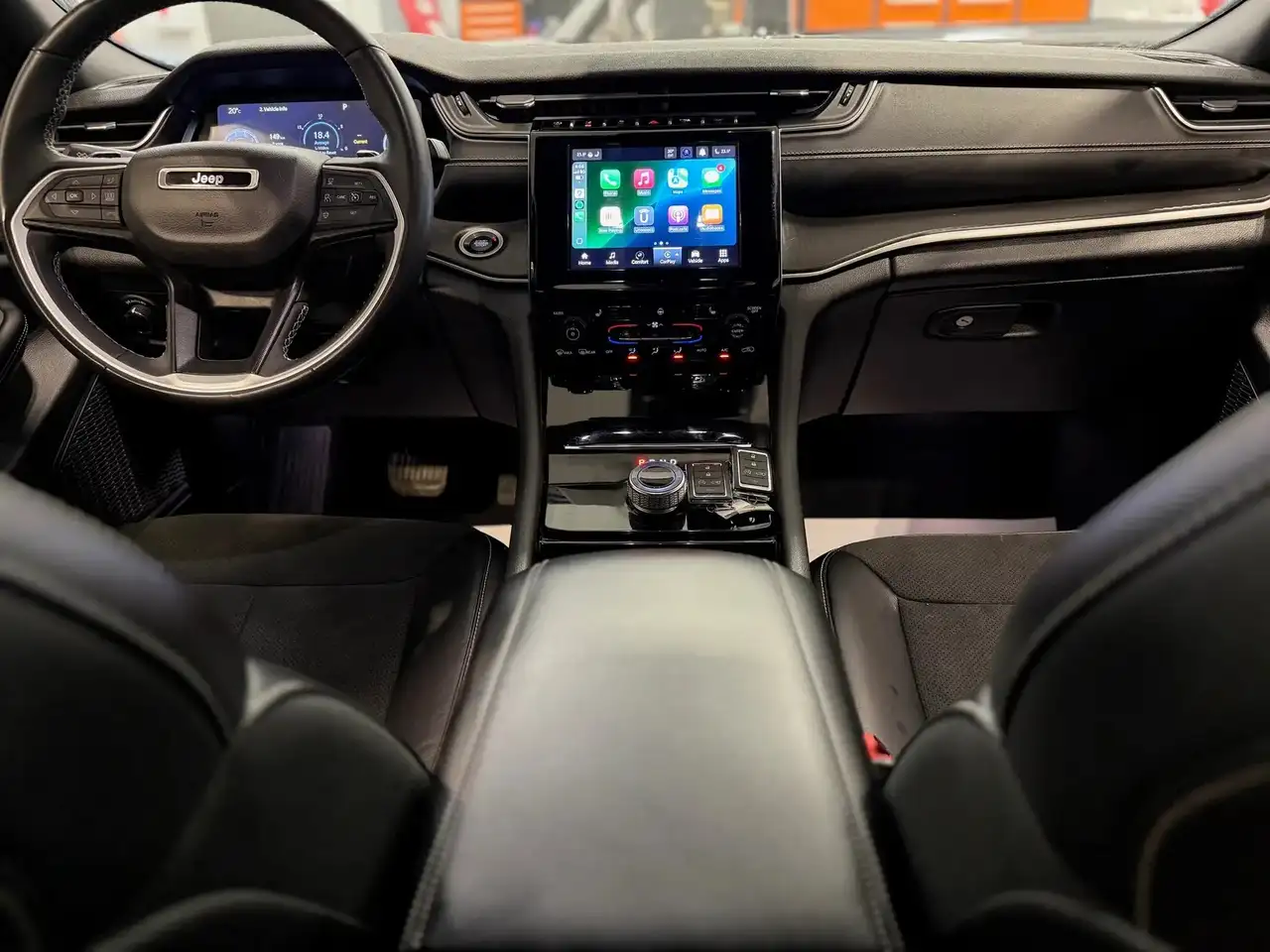 Jeep Grand Cherokee снимка Jeep Grand Cherokee