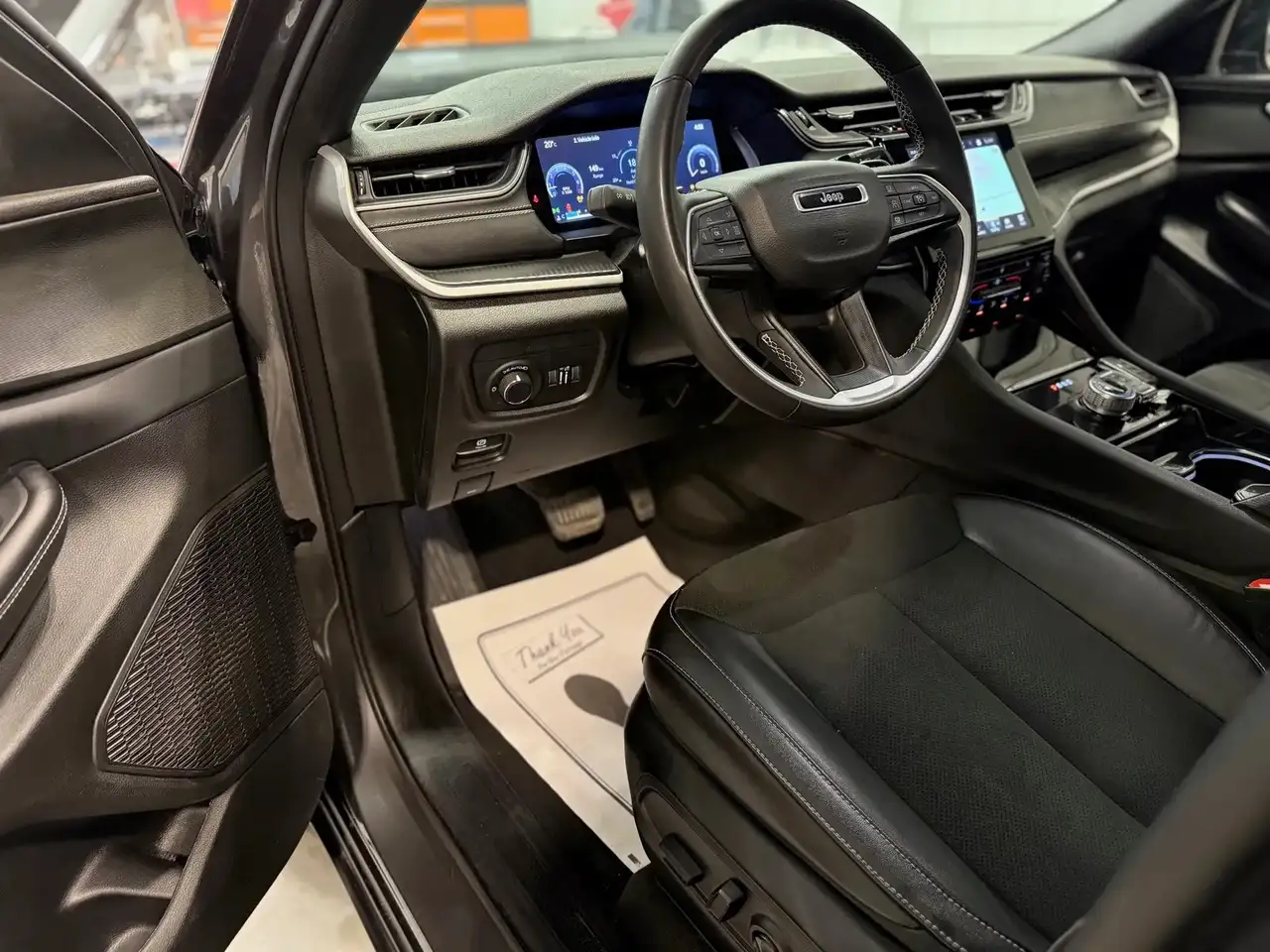Jeep Grand Cherokee снимка Jeep Grand Cherokee