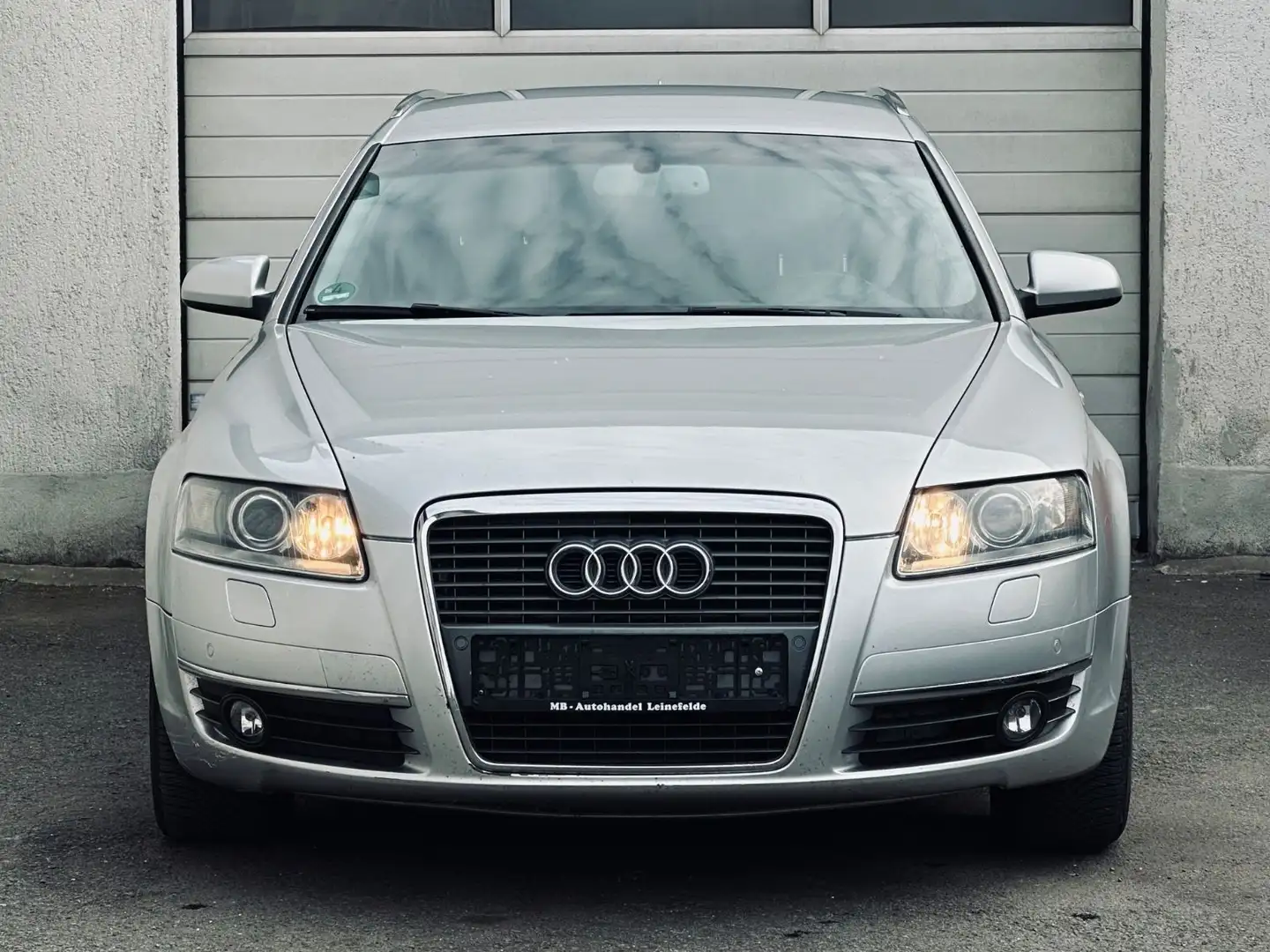 Audi A6 Avant 2.7 TDI Autom.*XENON*NAVI*SHZ*PDC*TEMPO Grau - 2