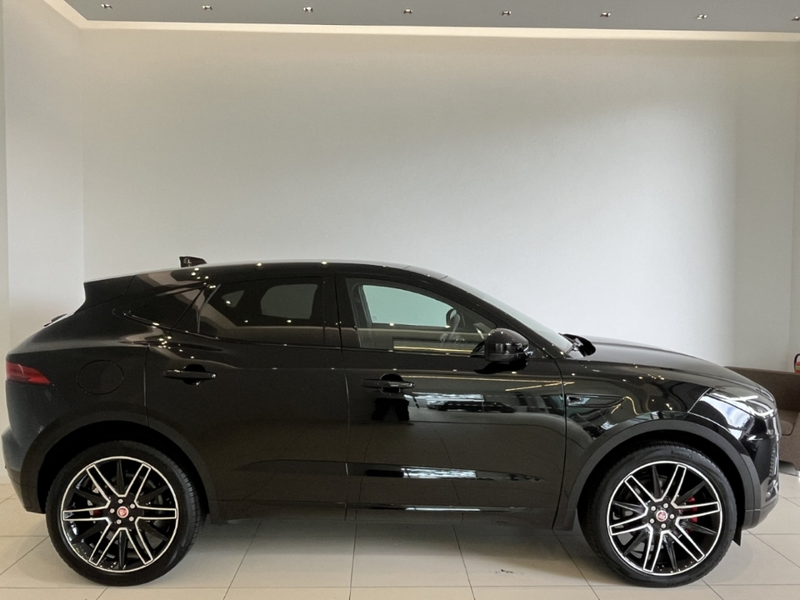 Jaguar E-Pace P250 R-Dynamic Black AWD Panorama Meridian — photo 6
