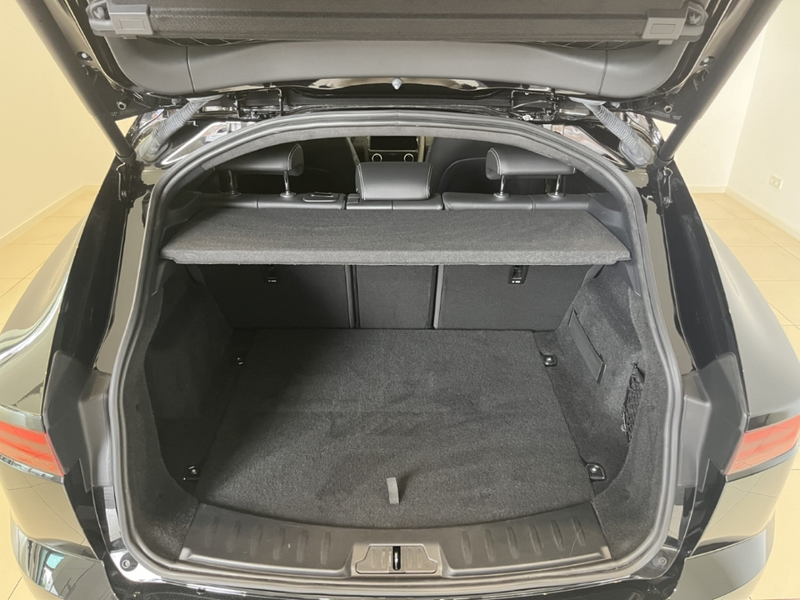 Jaguar E-Pace P250 R-Dynamic Black AWD Panorama Meridian — photo 10