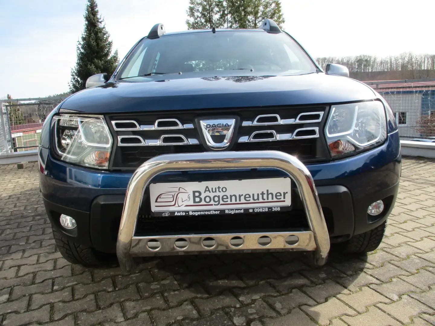 Dacia Duster I Urban Explorer 4x4+AHK+Navi+wenig km Blau - 1
