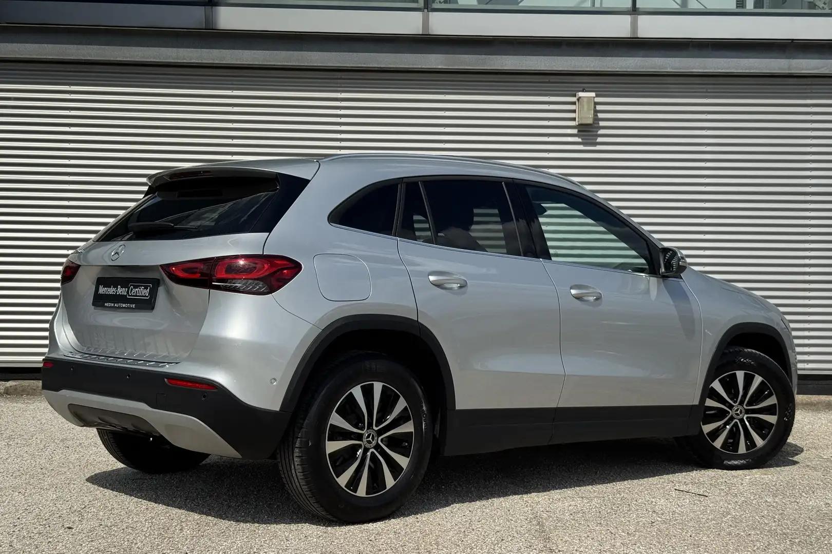 Mercedes-Benz GLA 250 GLA 250e Automaat Style Plus Line | Panoramadak | Zilver - 2