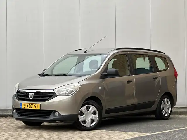 Dacia Lodgy 1.2 TCe Ambiance l Gereviseerde motor á €6.376,- l