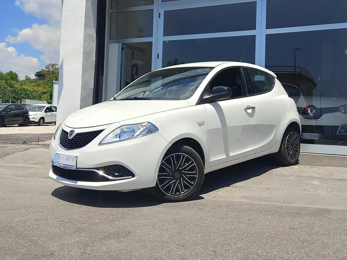 Lancia Ypsilon Ypsilon 1.2 Gold s Bianco - 1