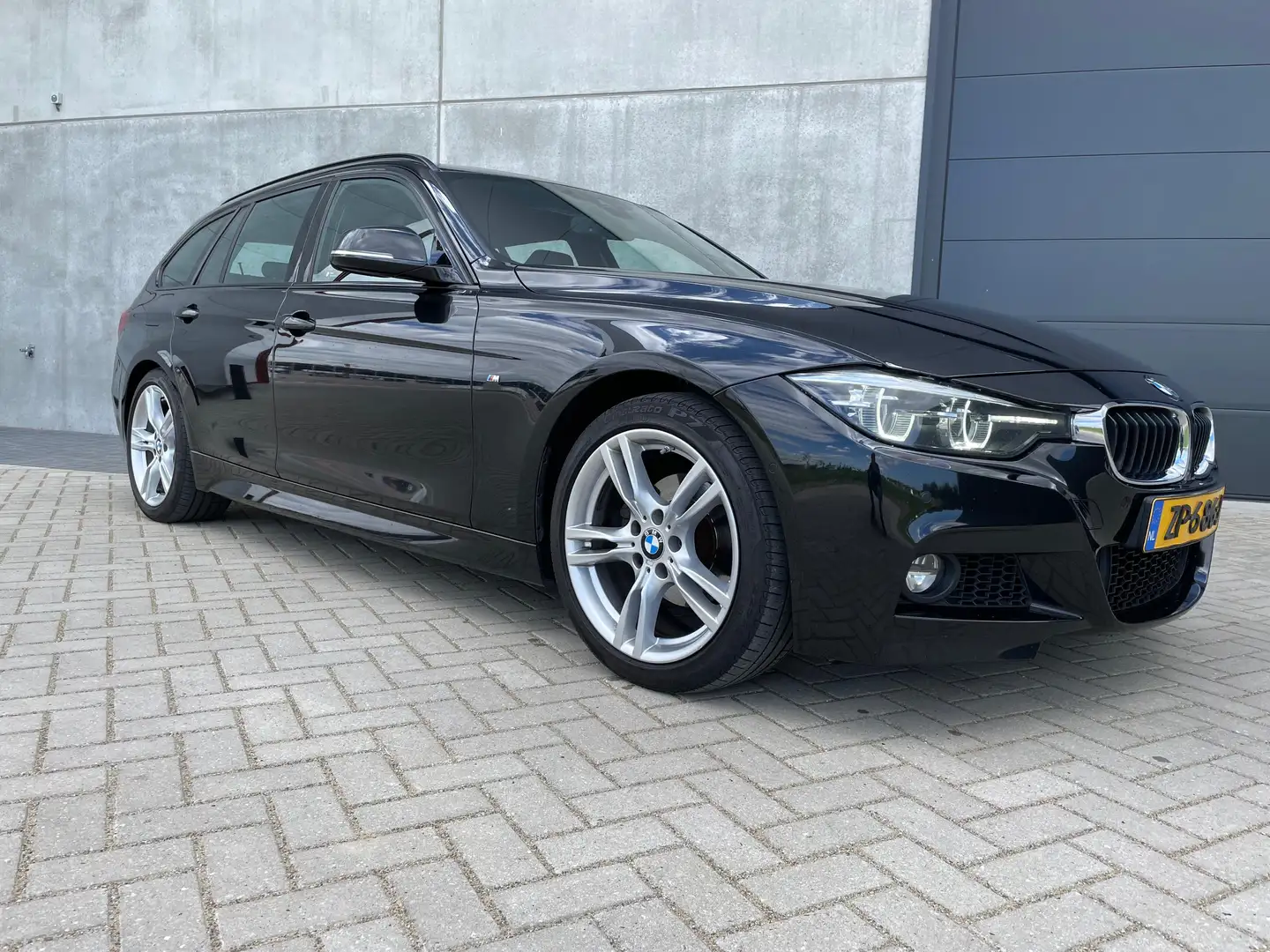 BMW 318 318i M Sport .CL. / Nieuwe apk & Beurt // BTW AUTO Zwart - 1