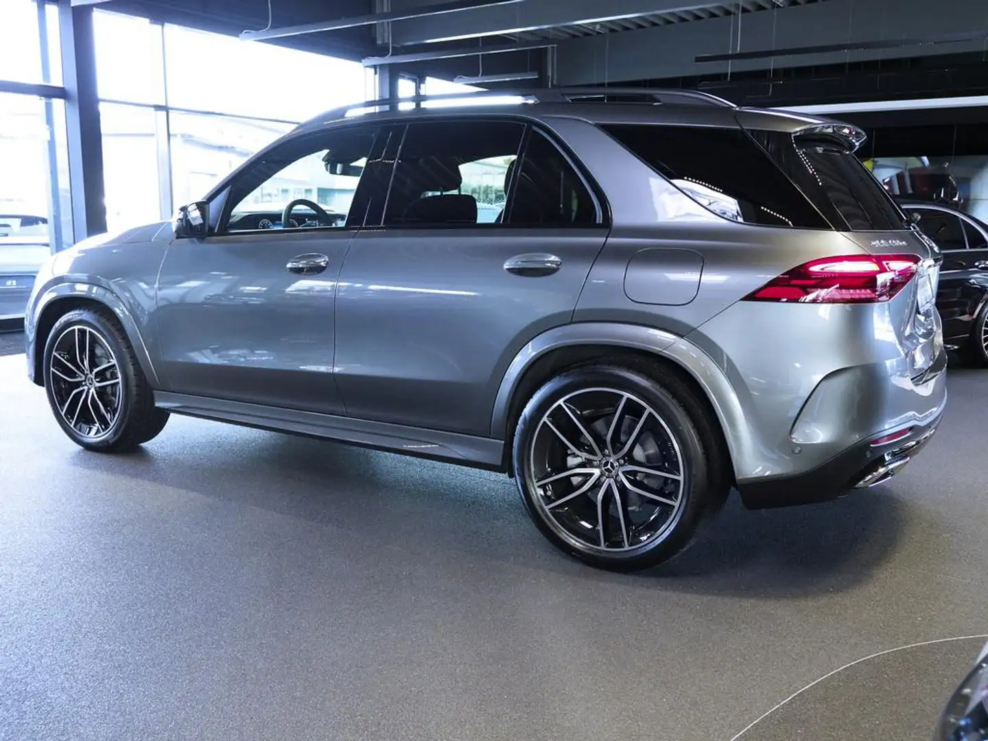 Mercedes-Benz GLE 400 e 4m AMG NIGHT PANO AHK HUD BURMESTER Grau - 2