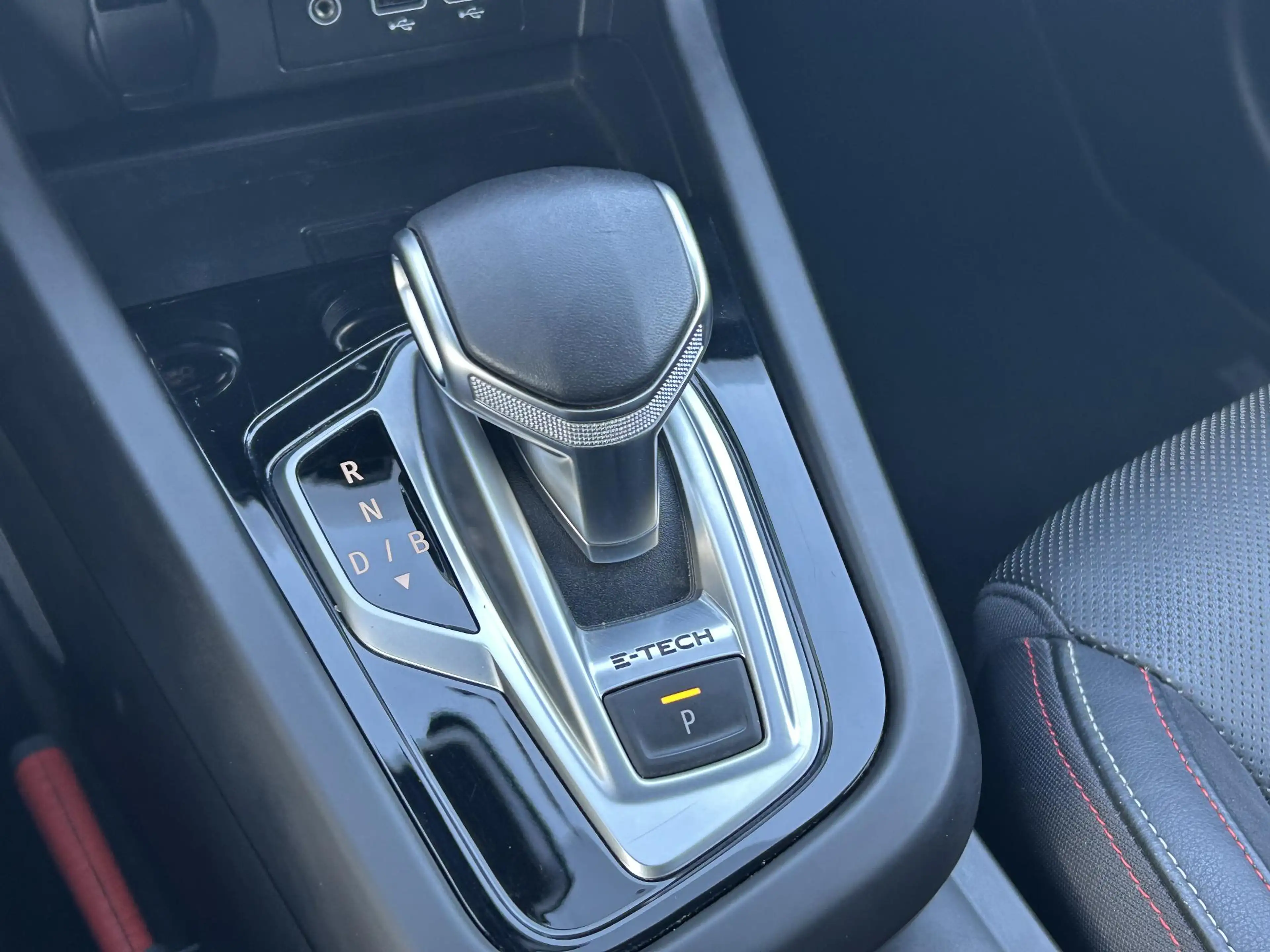 Renault Arkana 1.6 E-Tech Hybrid 145 R.S. Line | — photo 22