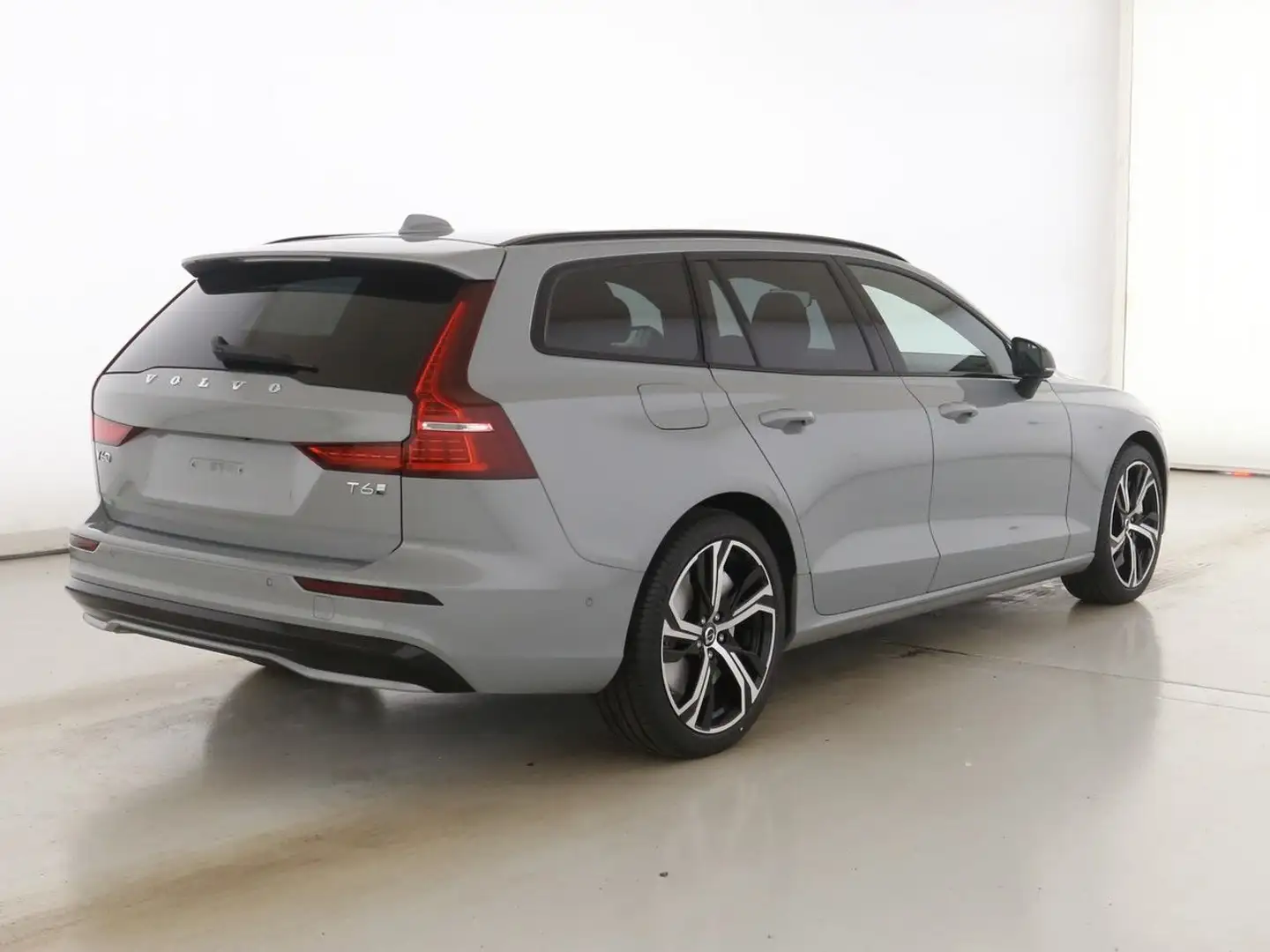 Volvo V60 T6 Plus Dark Recharge Plug-In Hybrid AWD Grau - 2