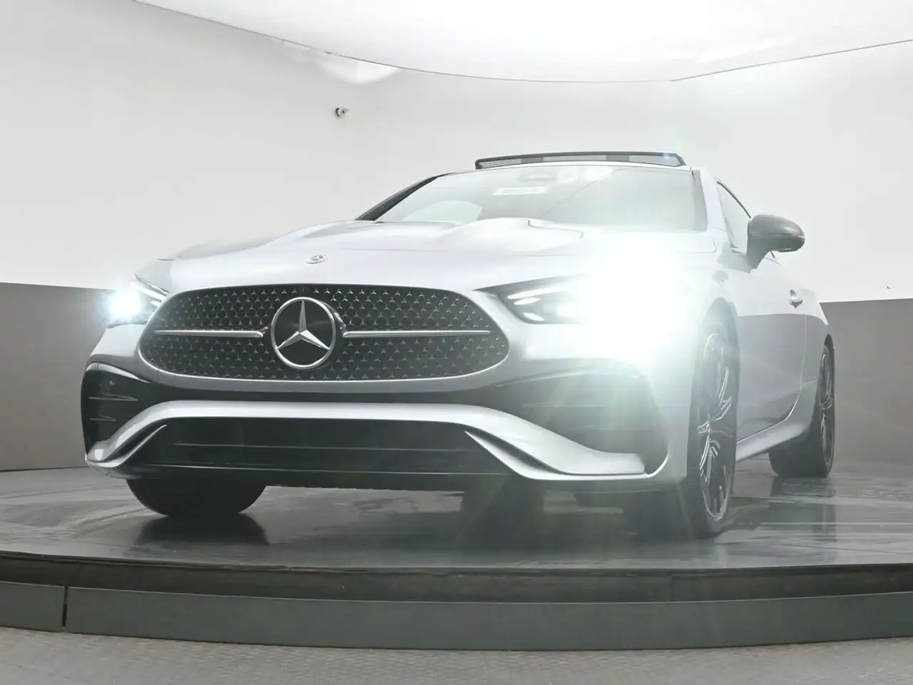 Mercedes-Benz CLE снимка Mercedes-Benz CLE
