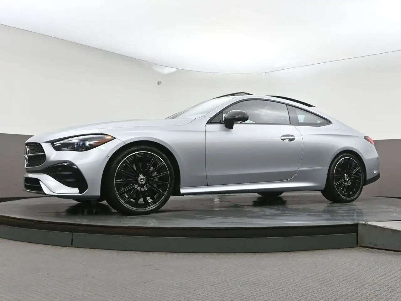 Mercedes-Benz CLE снимка Mercedes-Benz CLE