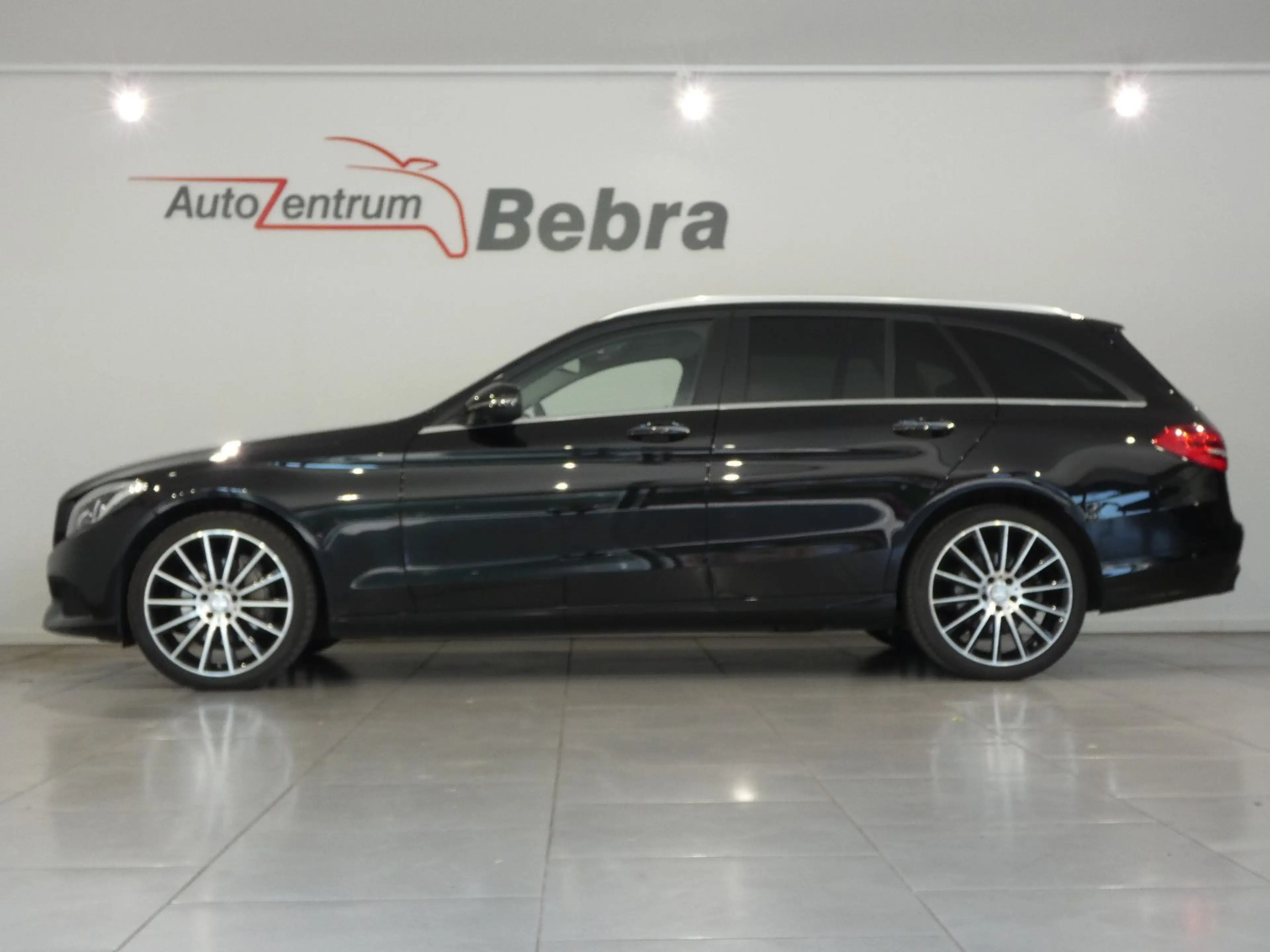 Mercedes-Benz C 250 CGI T-Modell AMG LED/Navi/Alu 19/360°/AHK — photo 5