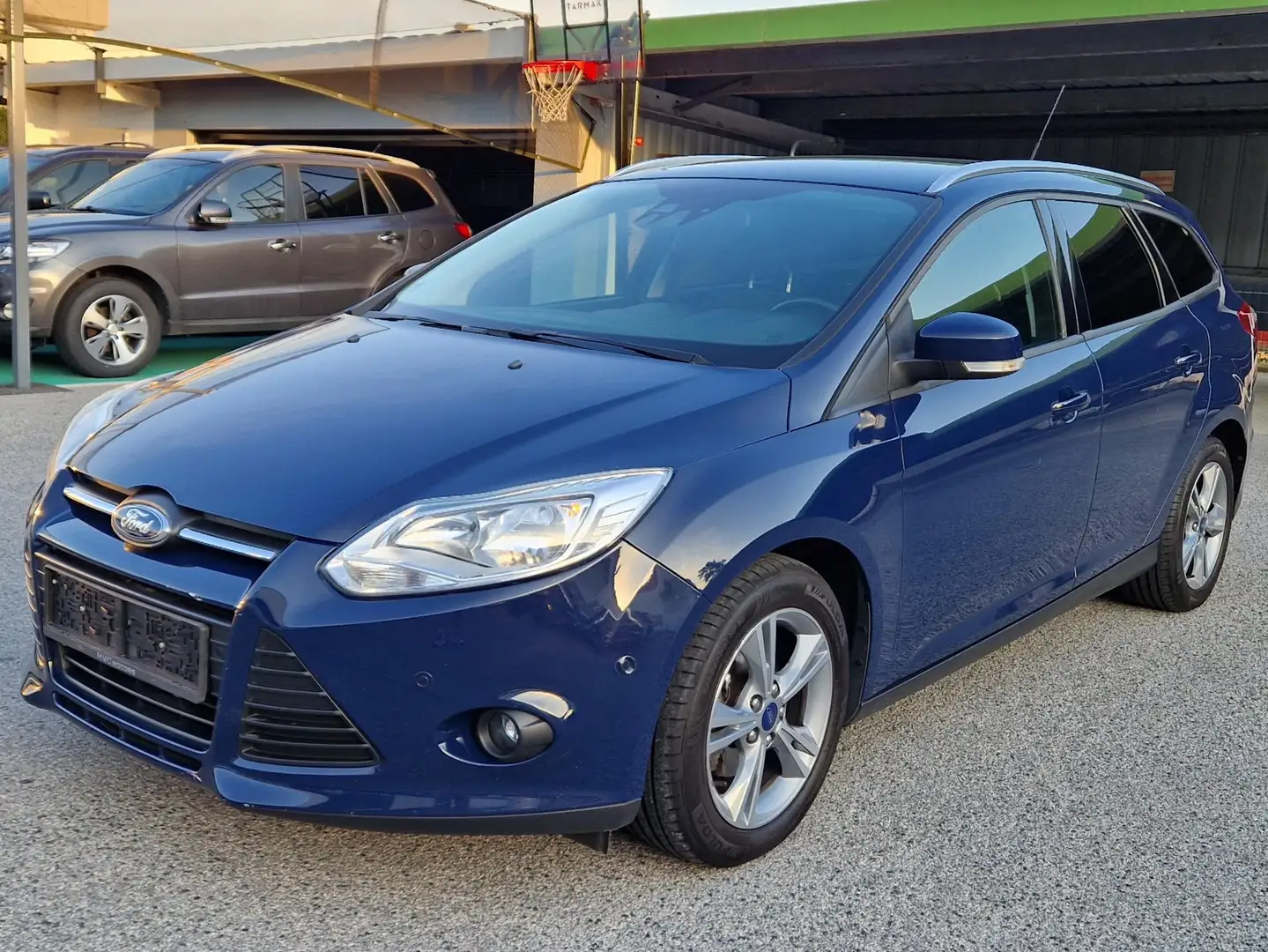 Ford Focus Traveller Easy 1,0 EcoBoost Easy Blau - 1