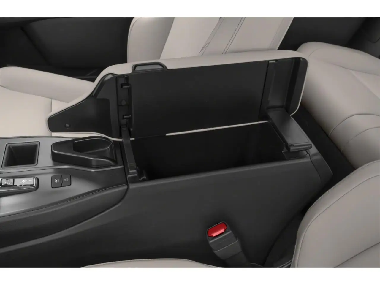 Lexus UX 300h снимка Lexus UX 300h