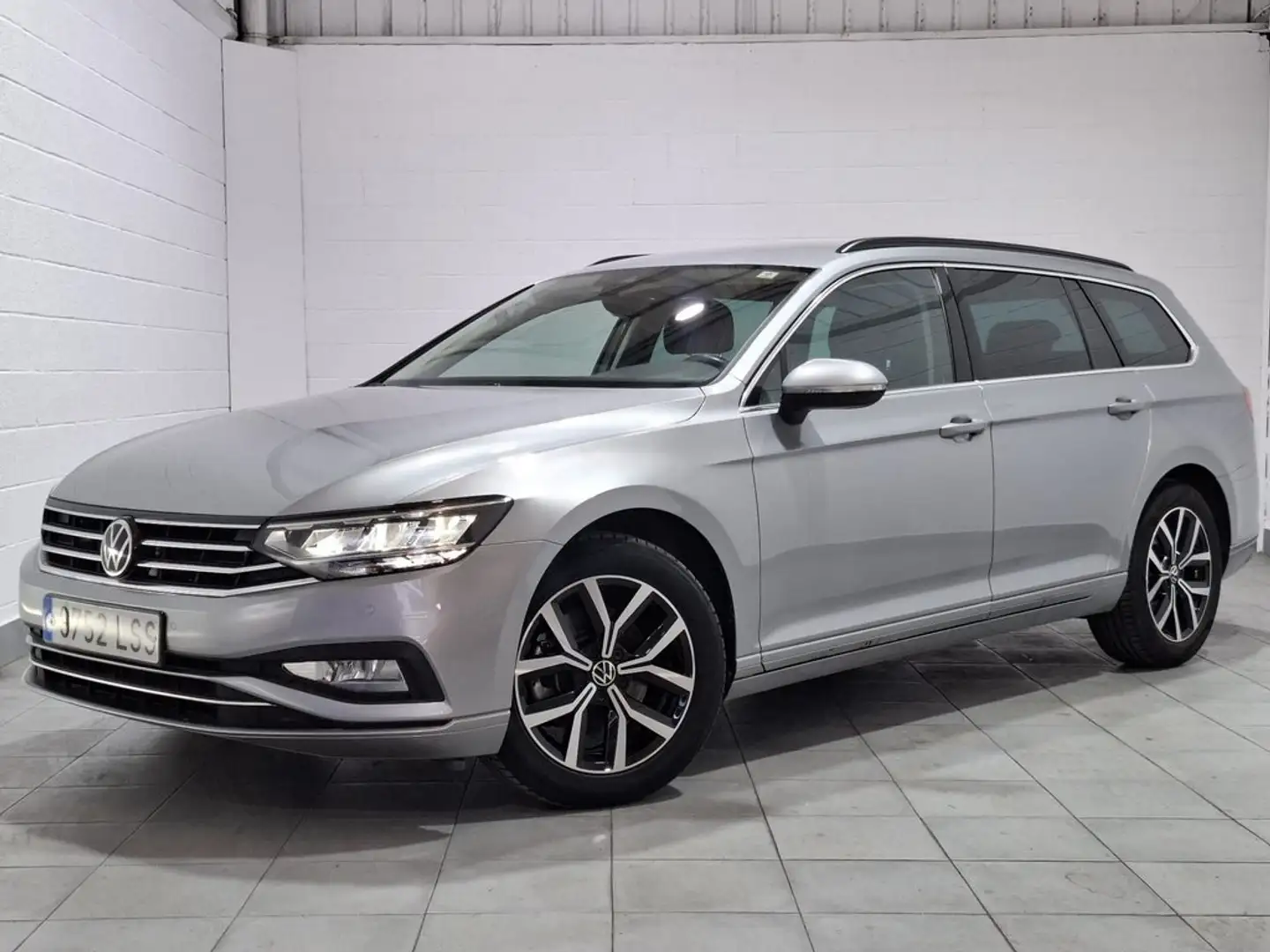 Volkswagen Passat Variant 1.5 TSI ACT Executive DSG7 110kW Gris - 1