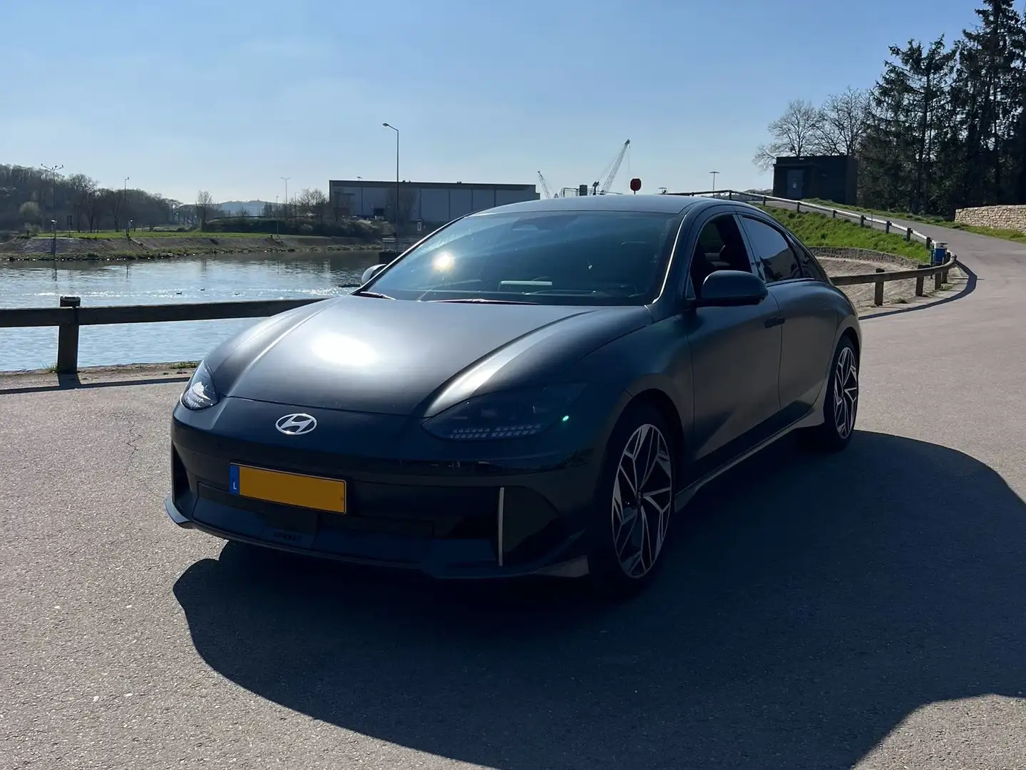 Hyundai IONIQ 6 IONIQ 6 77,4 kWh Uniq Gris - 2