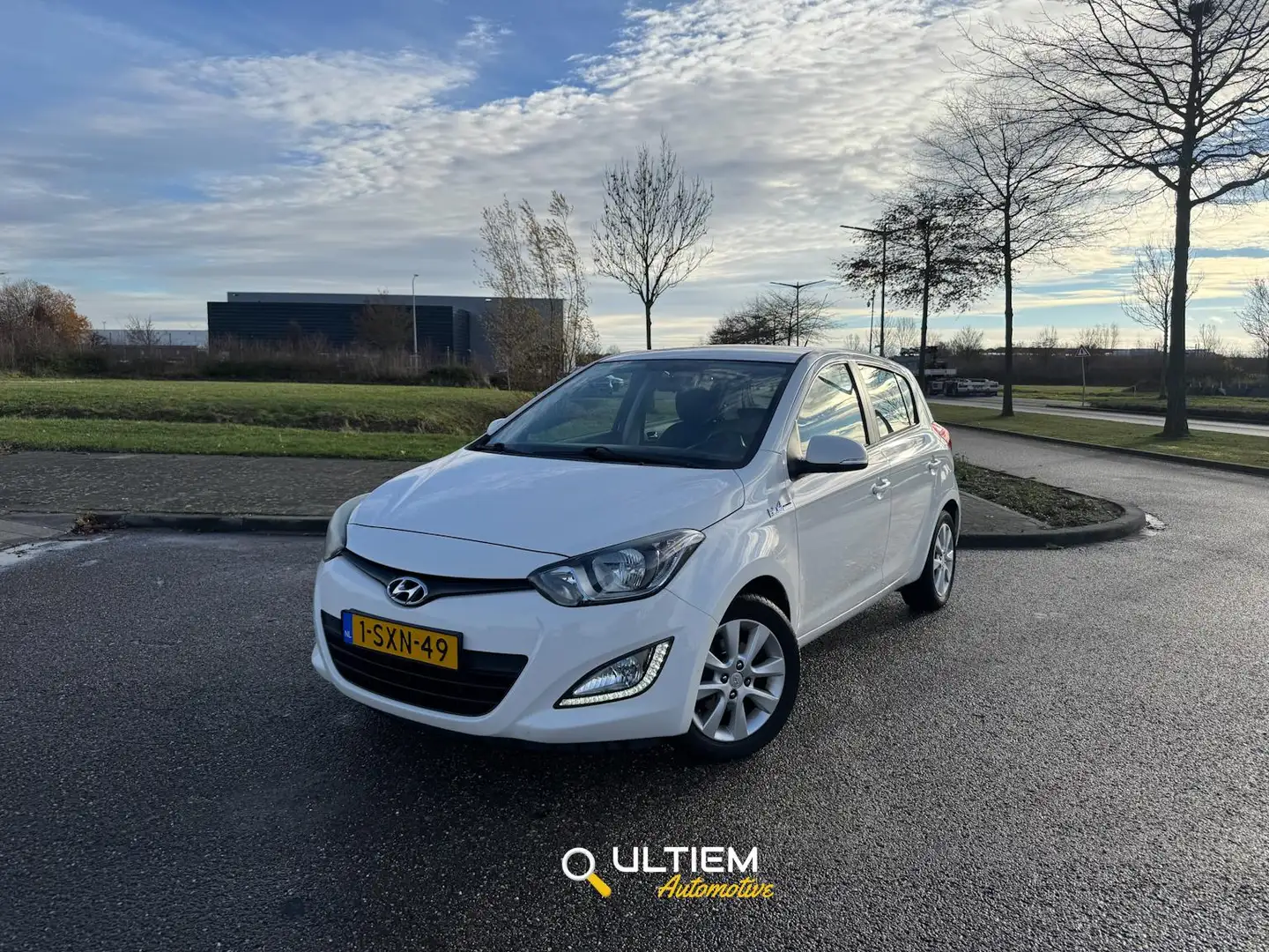 Hyundai i20 1.2i i-Deal 2014 | INRUILKOOPJE White - 1