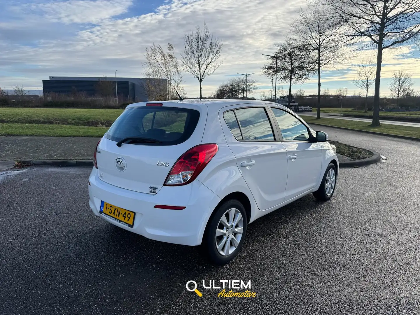 Hyundai i20 1.2i i-Deal 2014 | INRUILKOOPJE White - 2