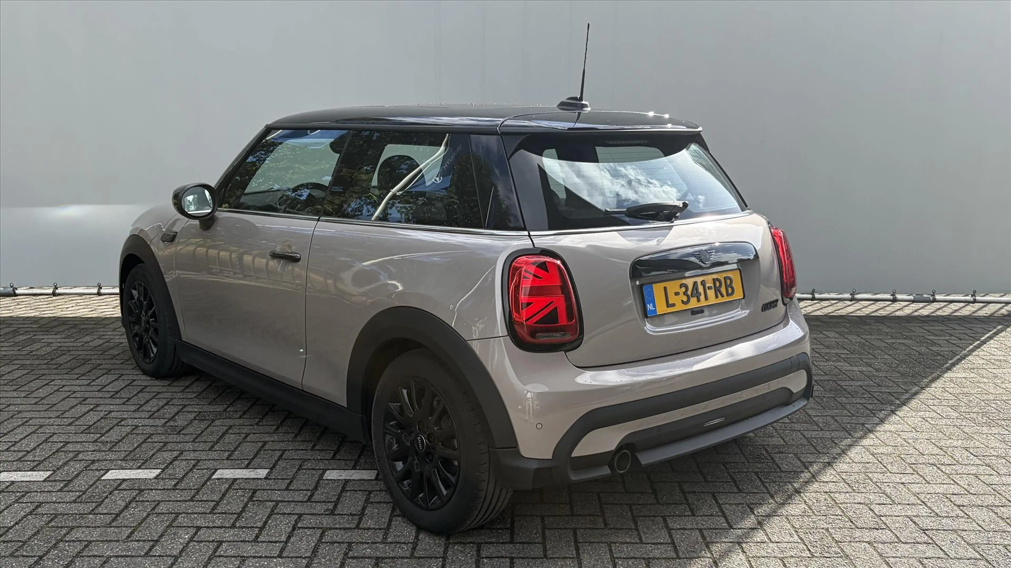 MINI Cooper Mini 3-Deurs (f56) 1.5 136pk l Automaat l Schuifka — photo 9