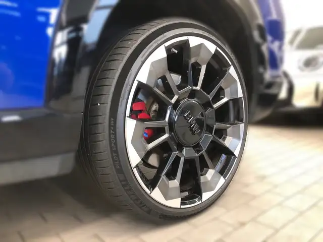 BMW XM Ansicht 3