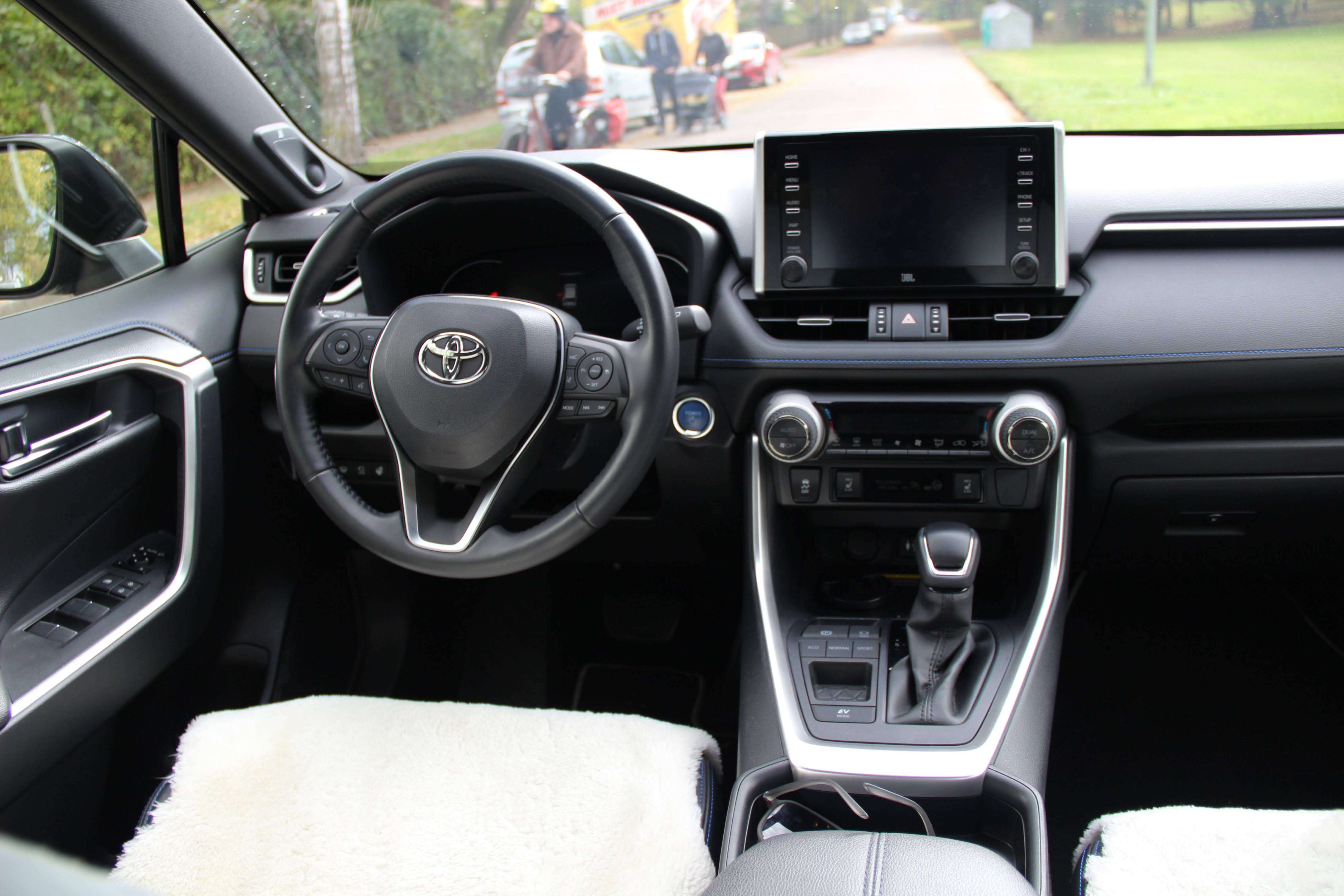 Second hand Toyota Rav4 2.5