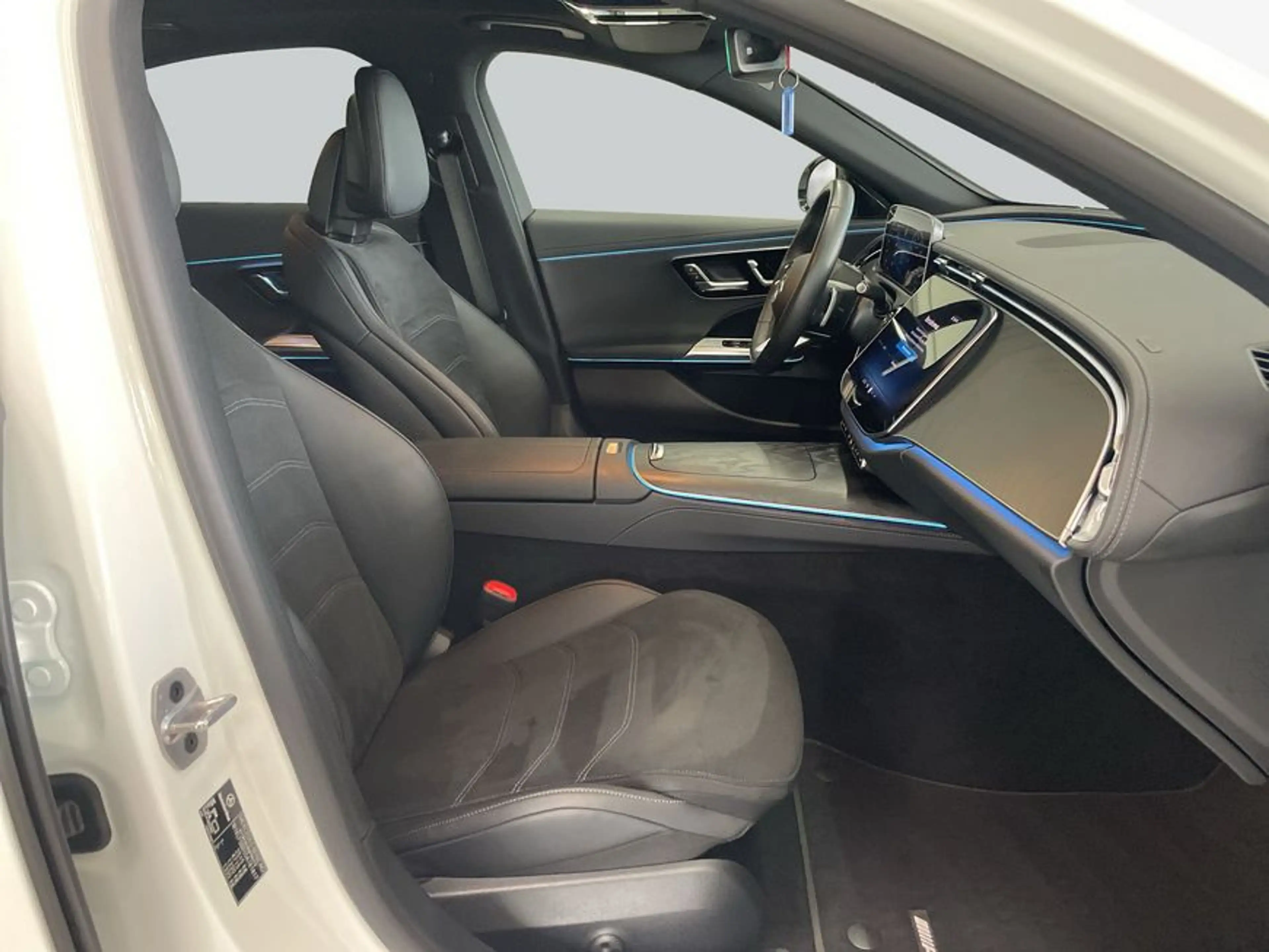 Mercedes-Benz E 200 E-Klasse — photo 12