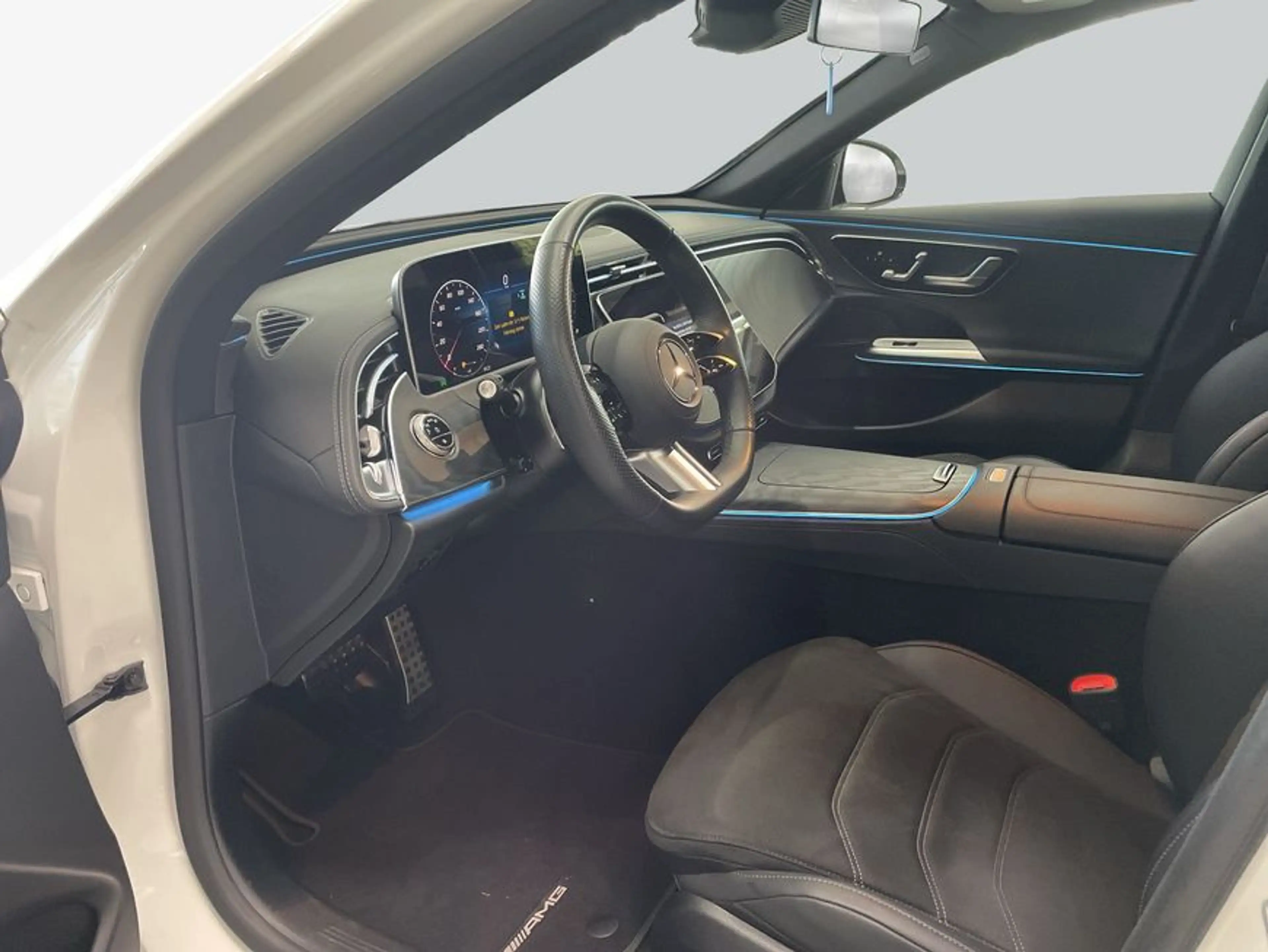 Mercedes-Benz E 200 E-Klasse — photo 9
