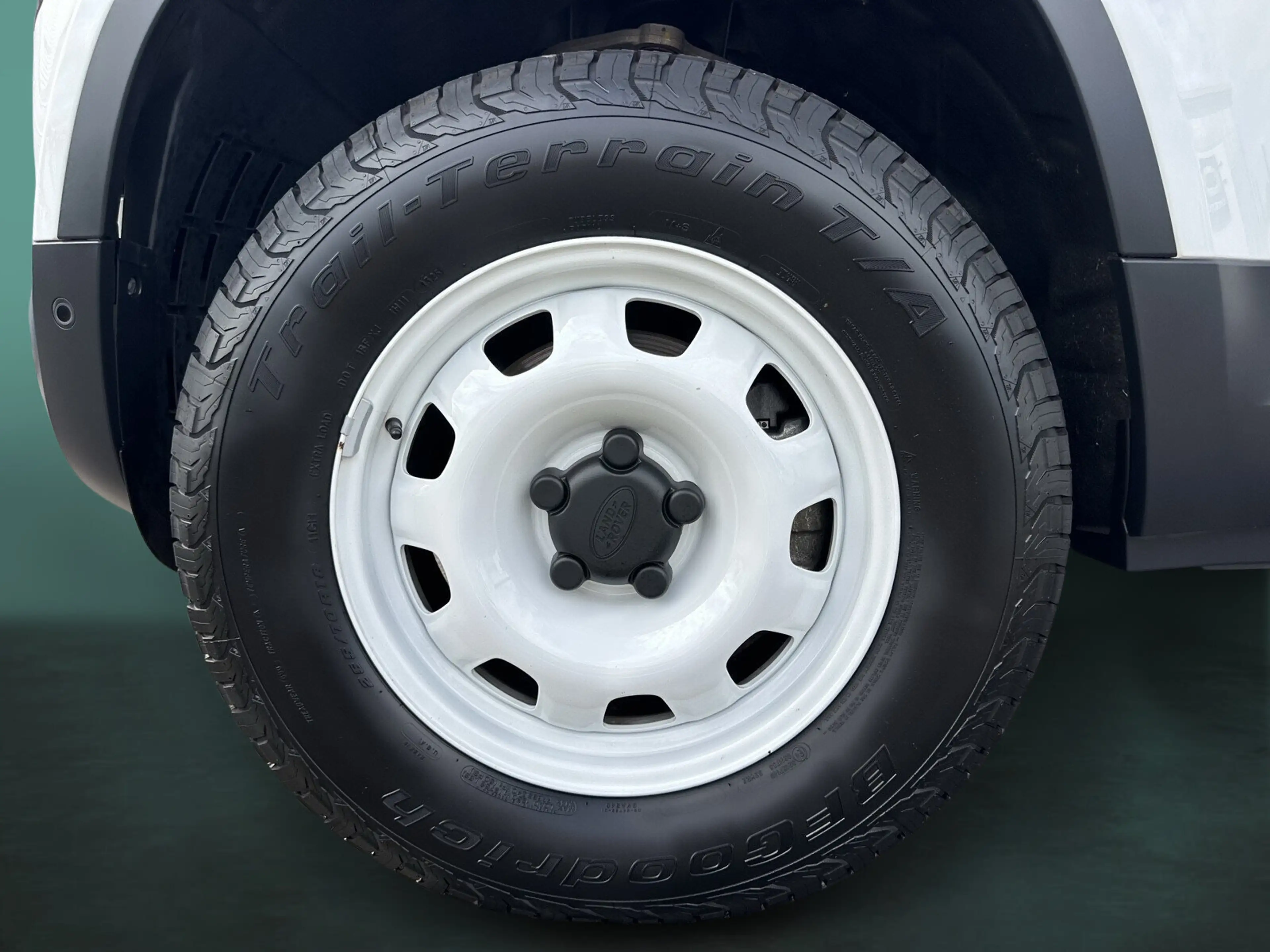 Land Rover Defender Defender 90 3.0 D200 360°*20"*AHK*MATRIX-LED* — photo 10